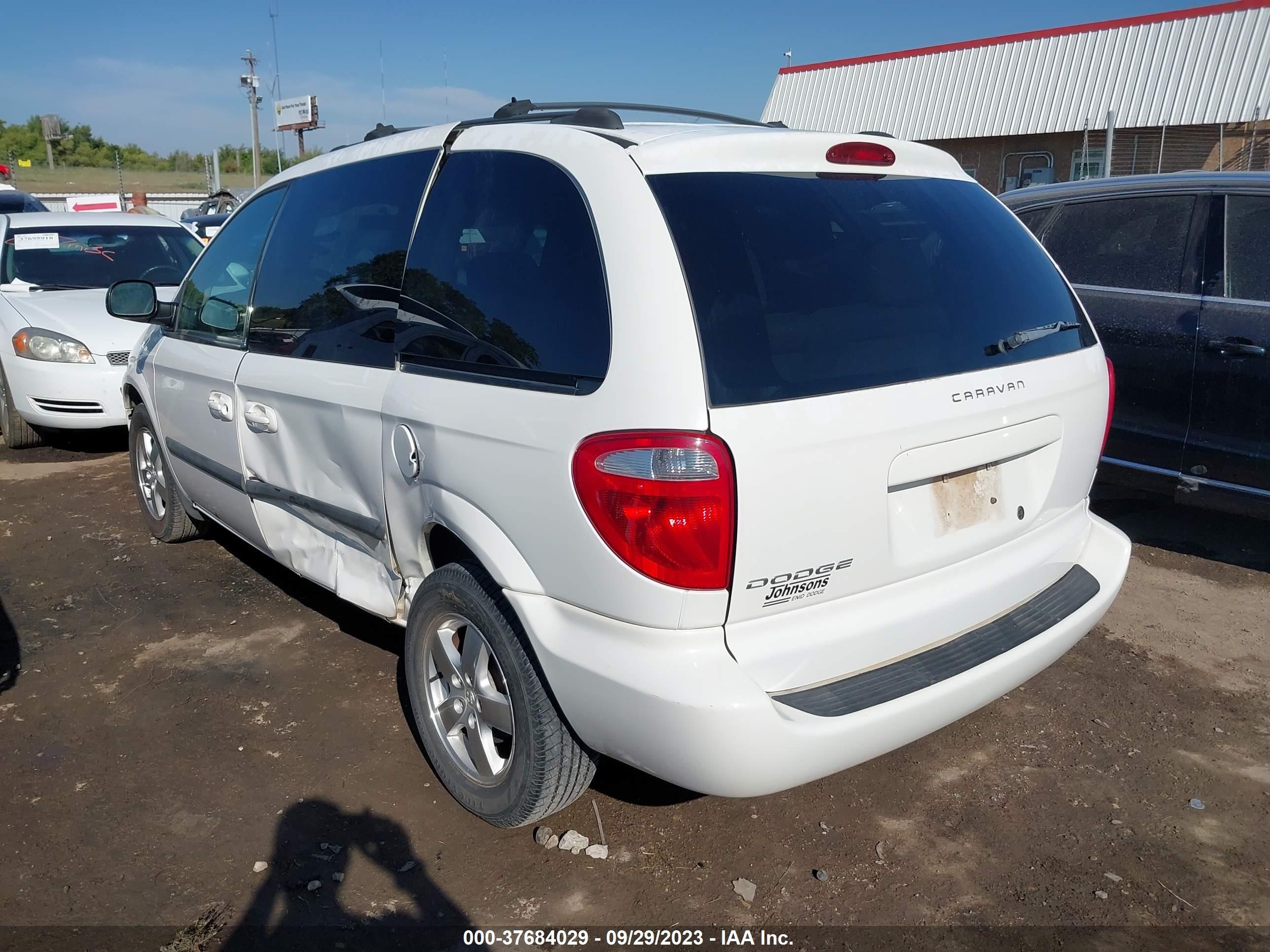 Photo 2 VIN: 1D4GP45R05B221153 - DODGE CARAVAN 