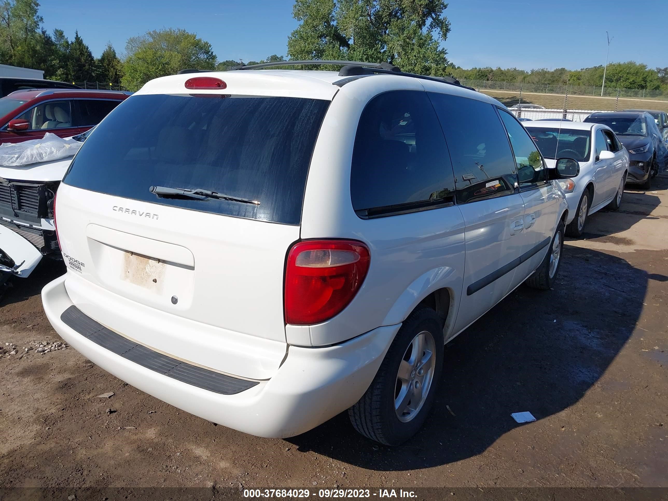 Photo 3 VIN: 1D4GP45R05B221153 - DODGE CARAVAN 