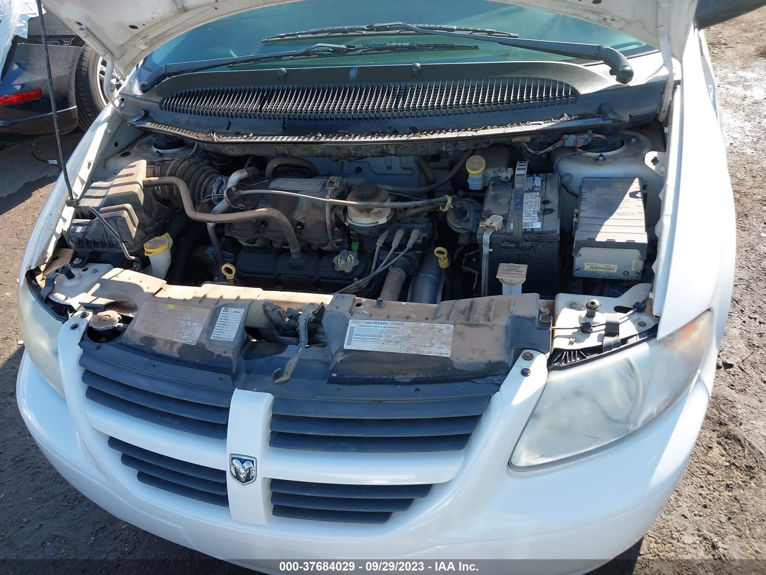 Photo 9 VIN: 1D4GP45R05B221153 - DODGE CARAVAN 