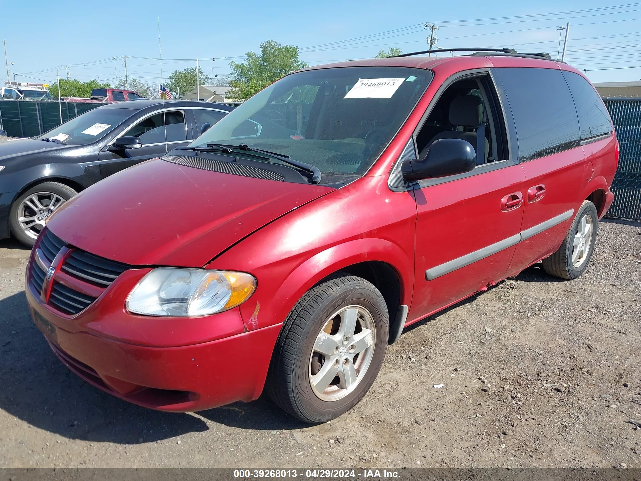 Photo 1 VIN: 1D4GP45R06B743749 - DODGE CARAVAN 