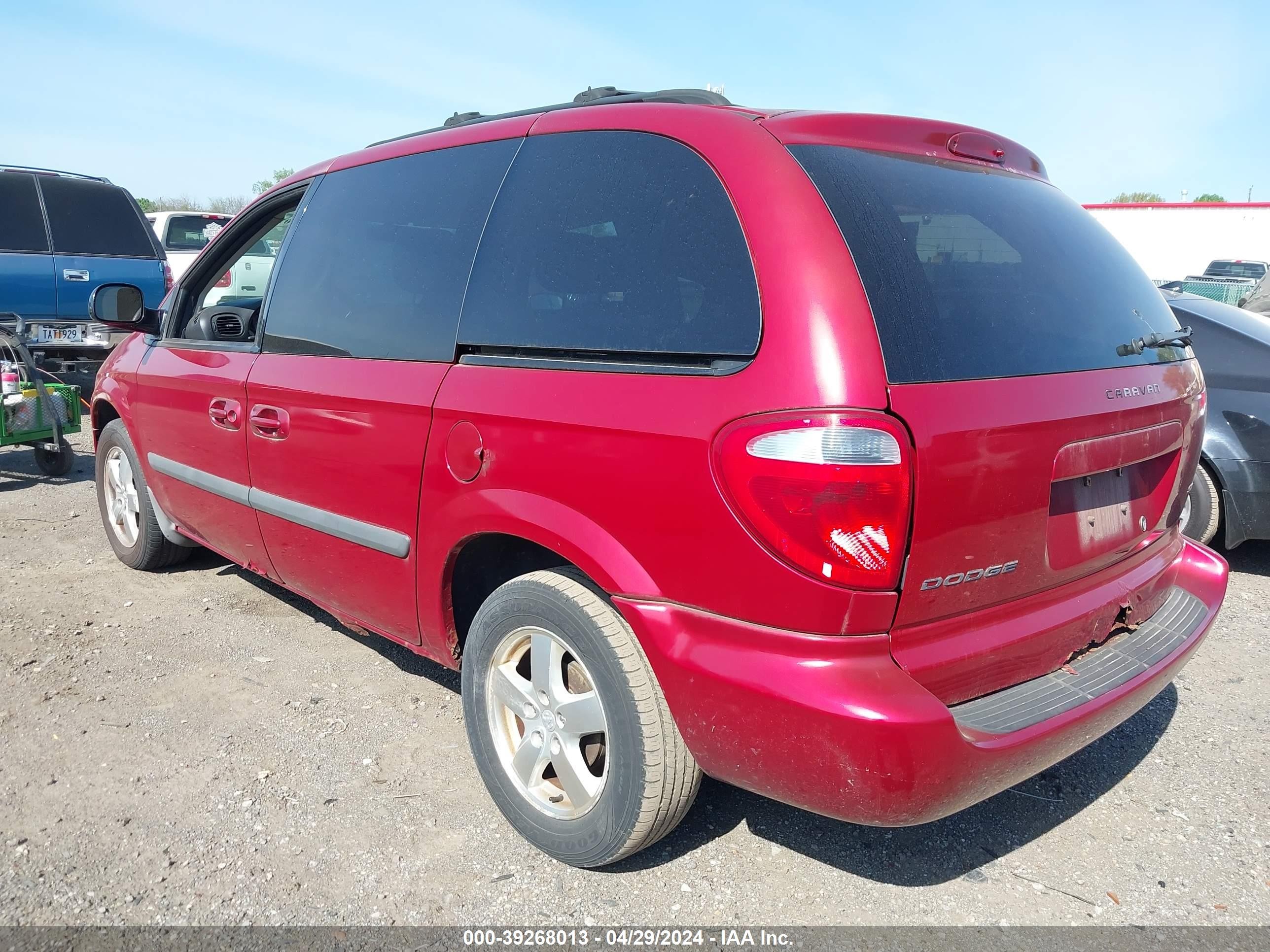 Photo 2 VIN: 1D4GP45R06B743749 - DODGE CARAVAN 