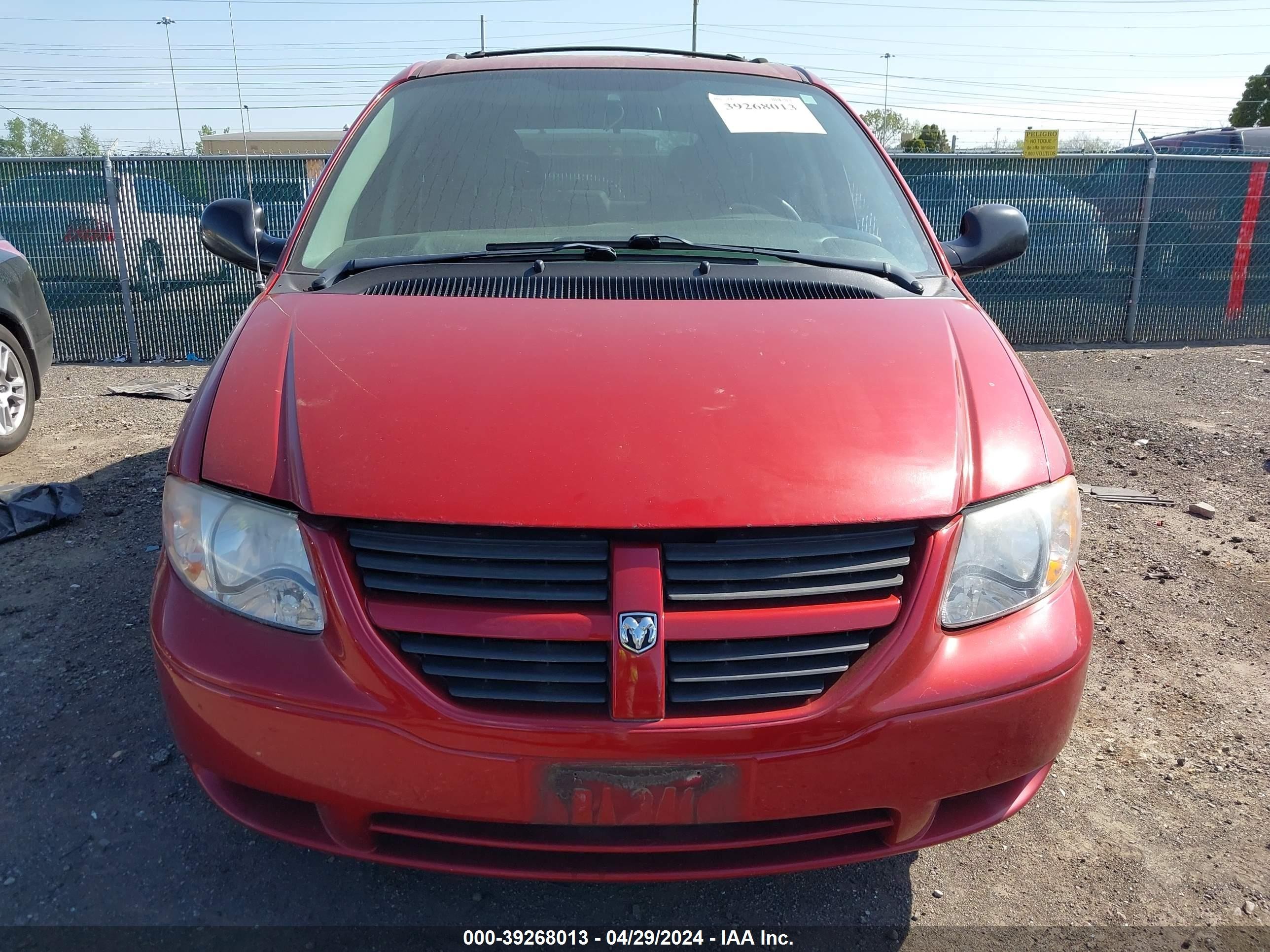 Photo 5 VIN: 1D4GP45R06B743749 - DODGE CARAVAN 