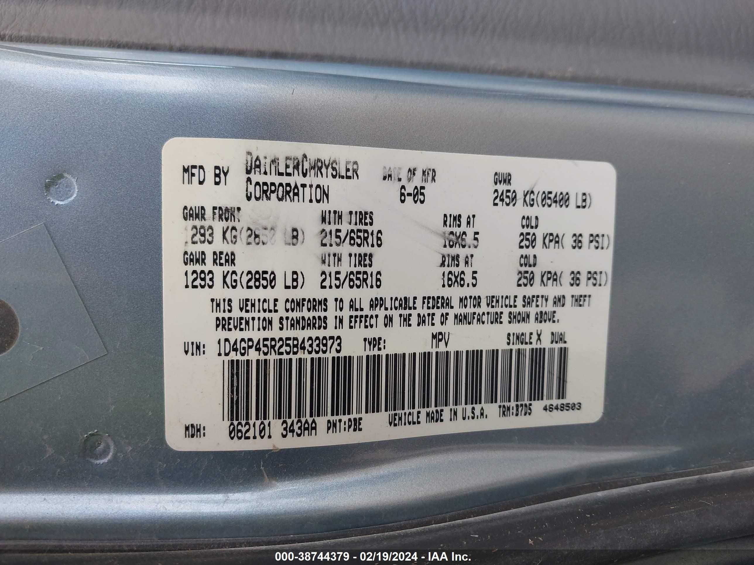 Photo 8 VIN: 1D4GP45R25B433973 - DODGE CARAVAN 