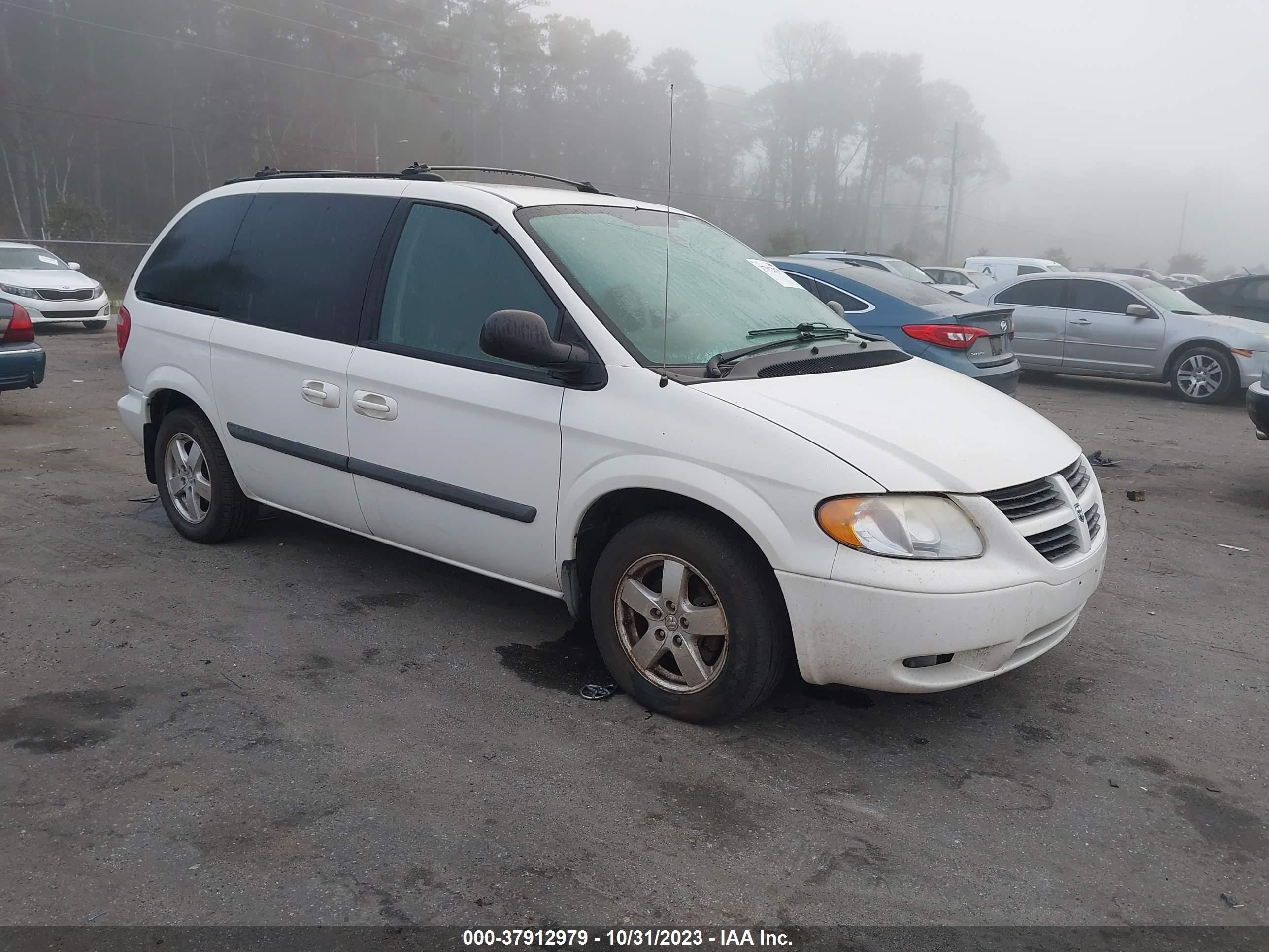 Photo 0 VIN: 1D4GP45R45B111190 - DODGE CARAVAN 