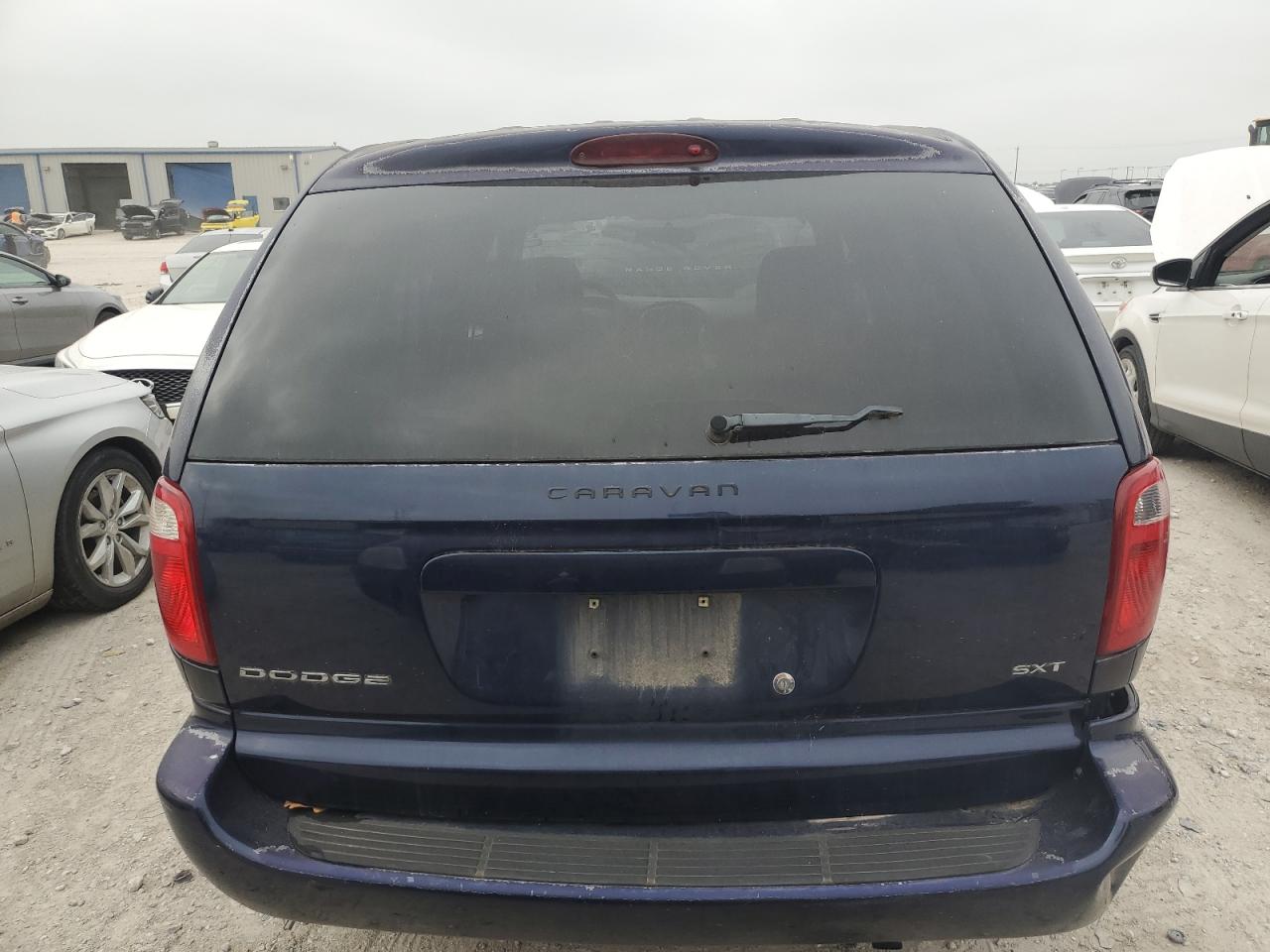 Photo 5 VIN: 1D4GP45R45B356507 - DODGE CARAVAN 