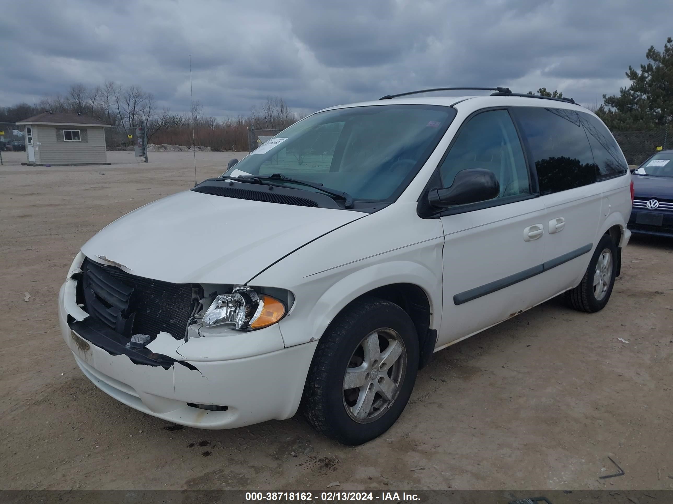 Photo 1 VIN: 1D4GP45R47B237147 - DODGE CARAVAN 