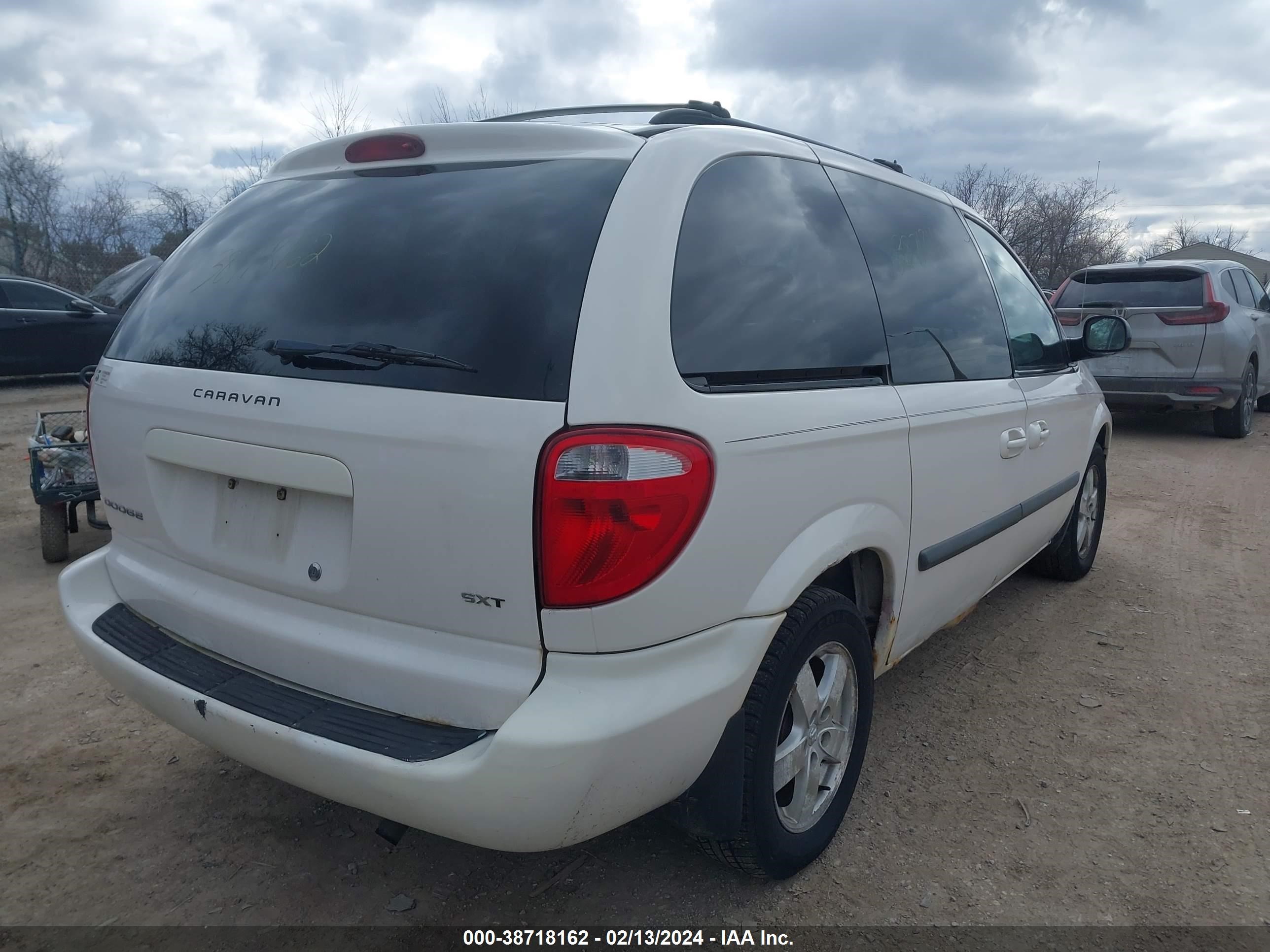 Photo 3 VIN: 1D4GP45R47B237147 - DODGE CARAVAN 