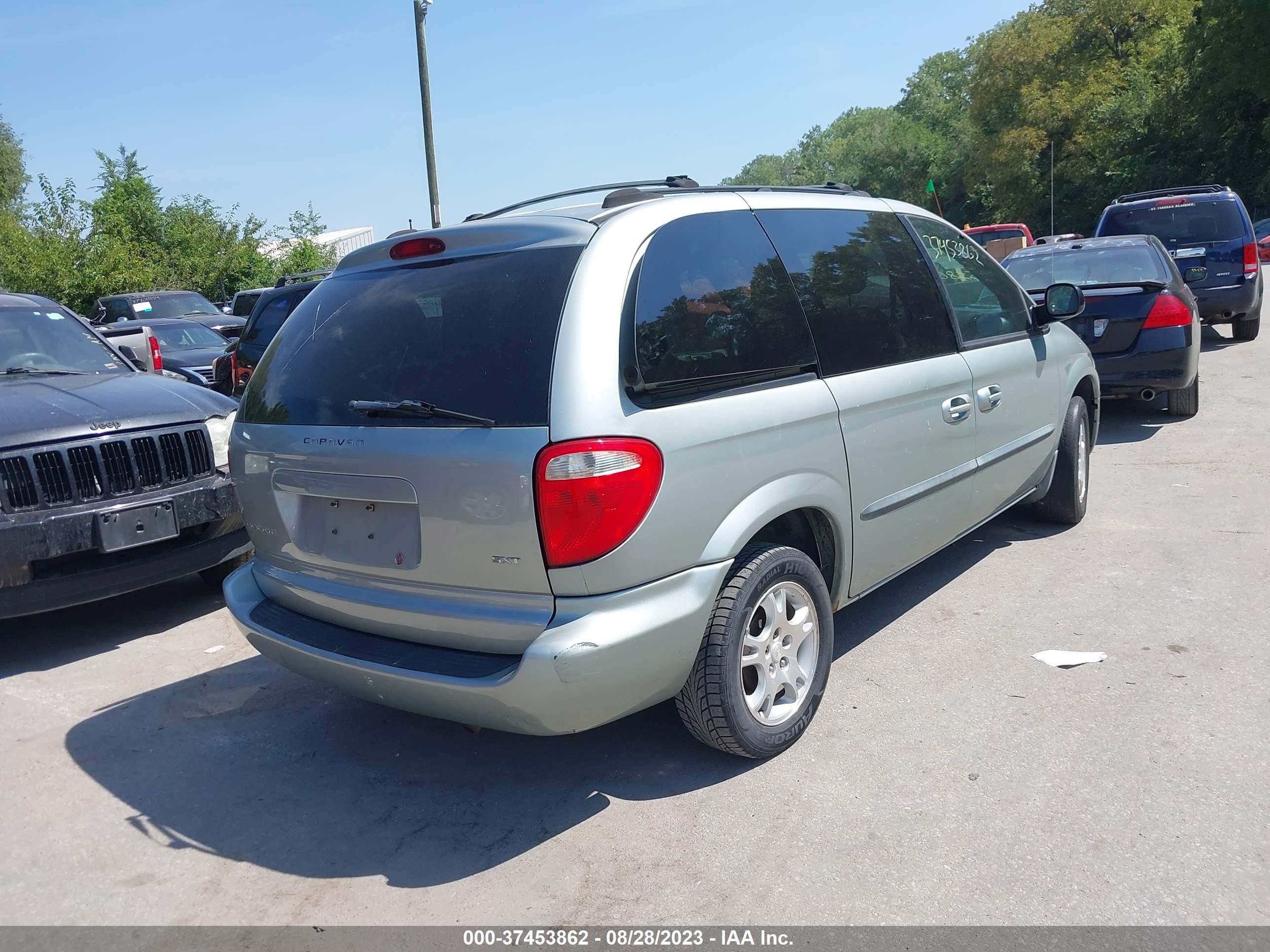 Photo 3 VIN: 1D4GP45R54B507627 - DODGE CARAVAN 