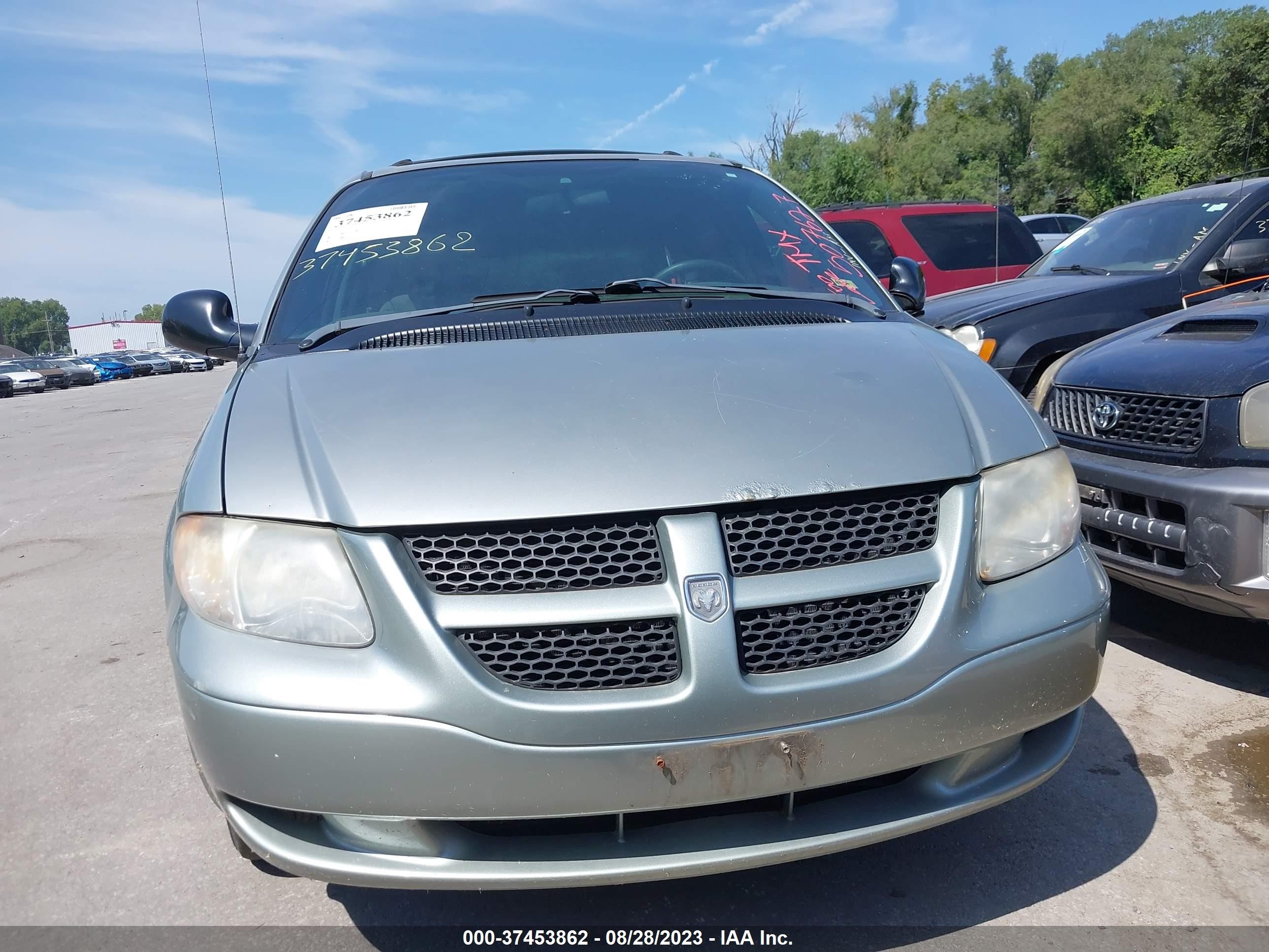 Photo 5 VIN: 1D4GP45R54B507627 - DODGE CARAVAN 