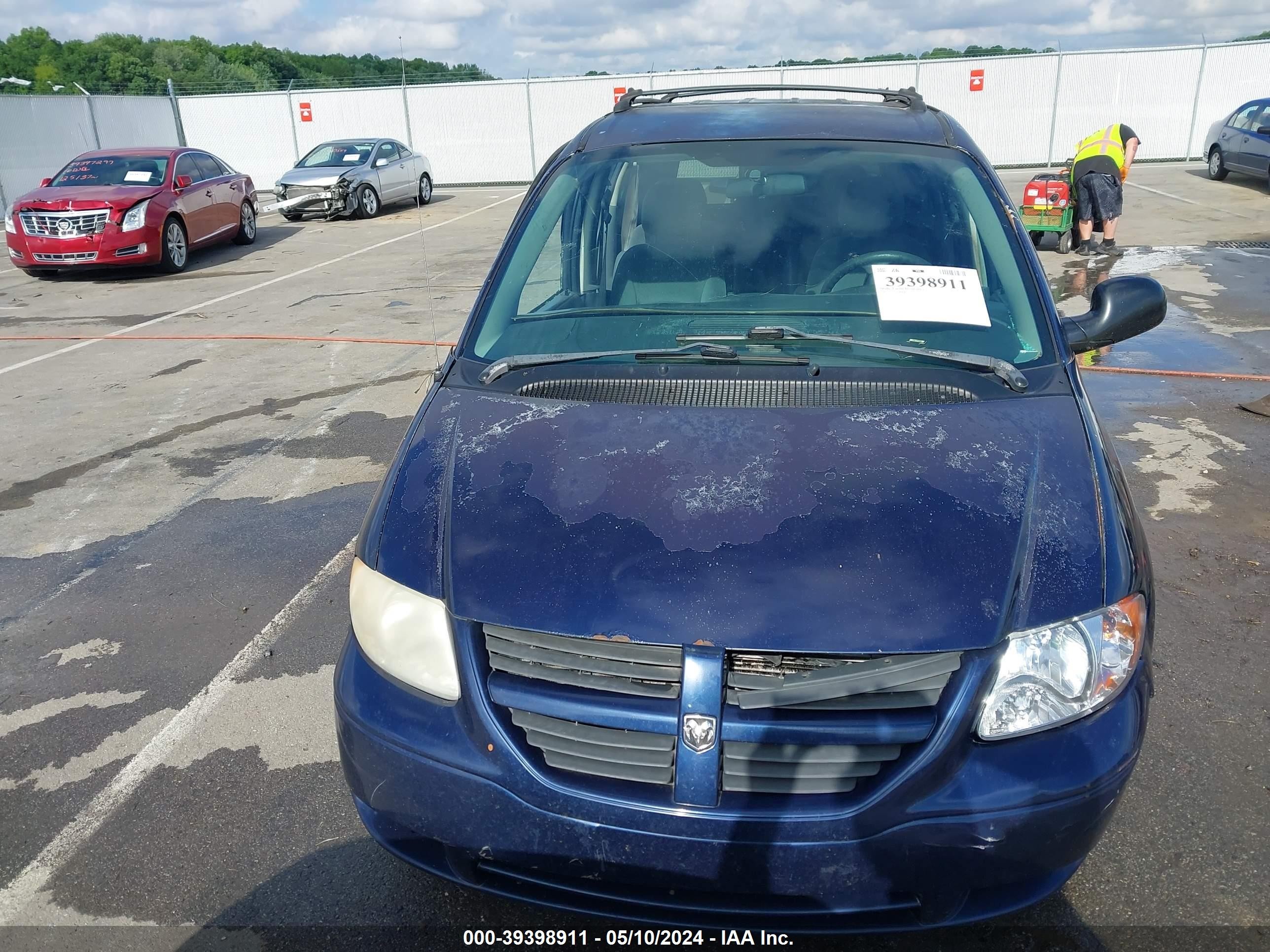 Photo 12 VIN: 1D4GP45R55B217020 - DODGE CARAVAN 