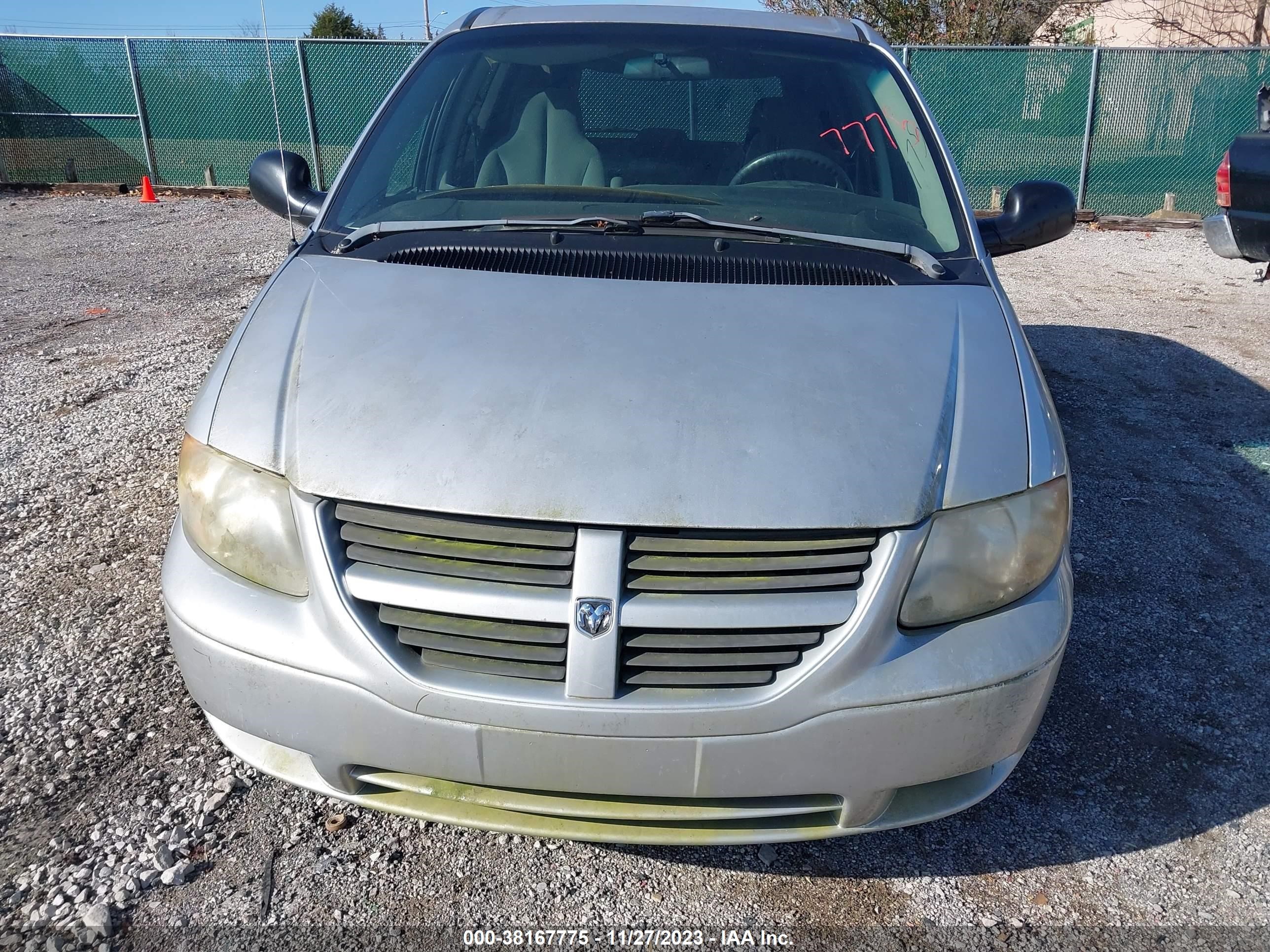 Photo 5 VIN: 1D4GP45R55B312175 - DODGE CARAVAN 