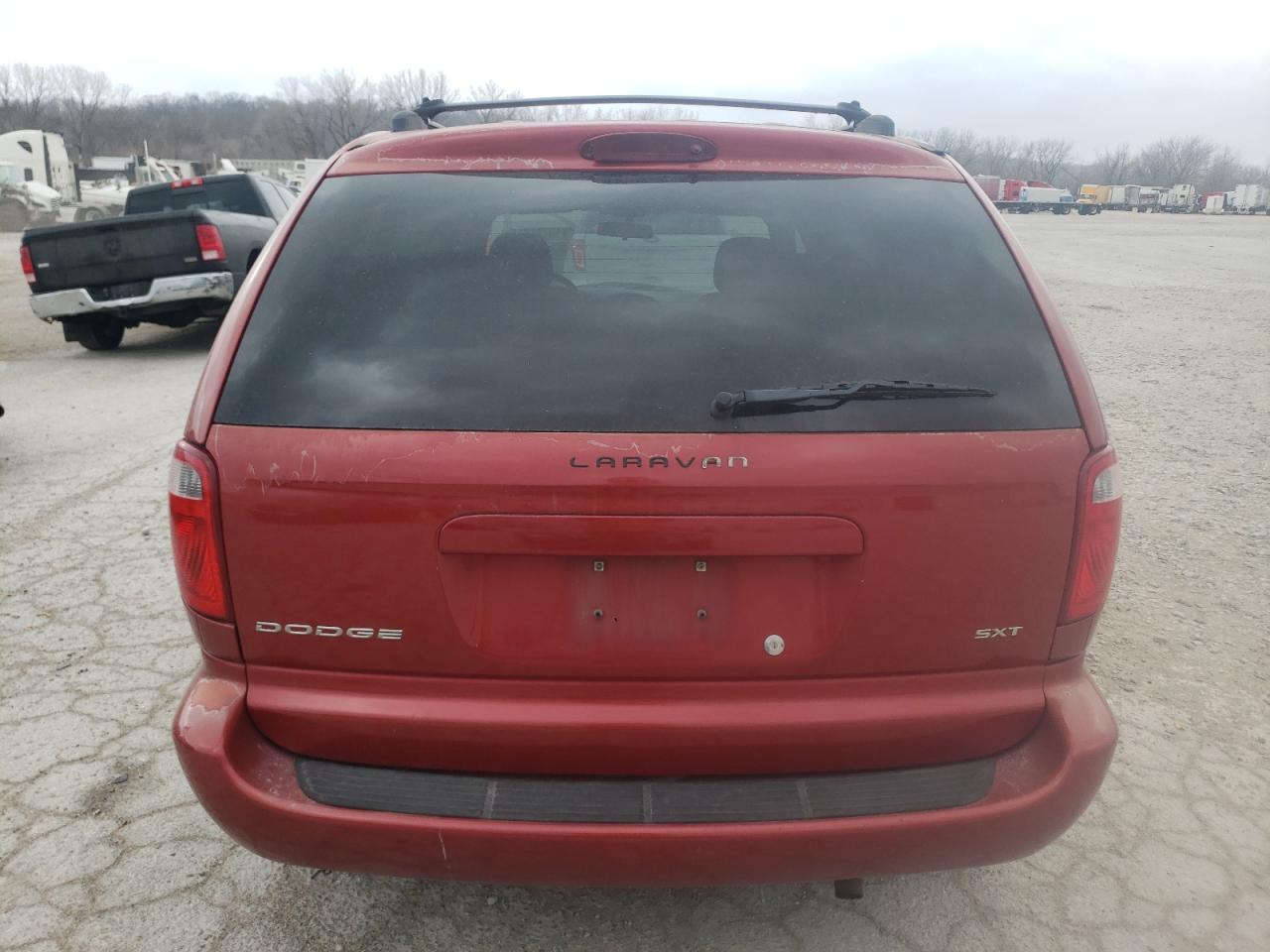 Photo 5 VIN: 1D4GP45R85B312204 - DODGE CARAVAN 