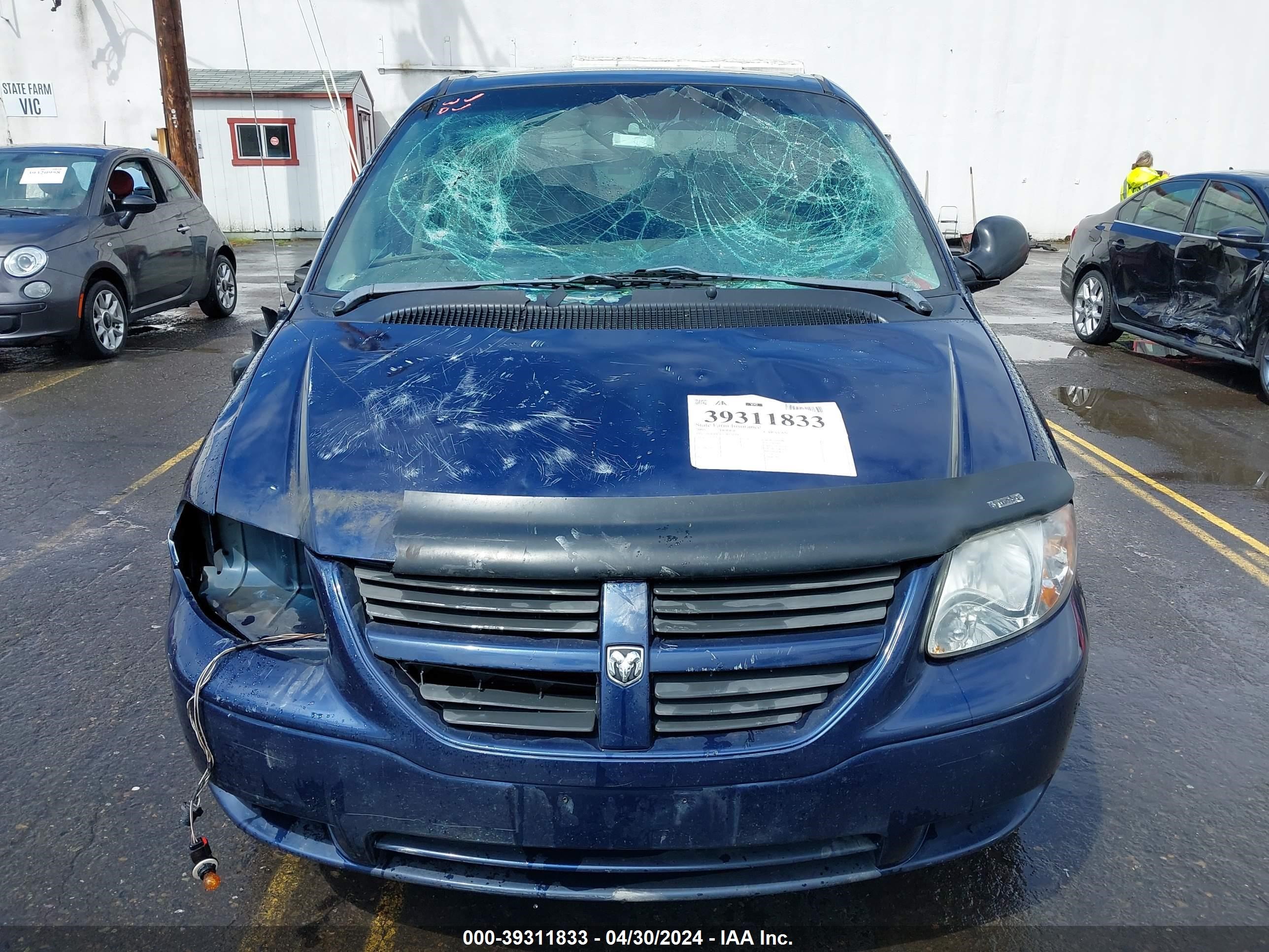 Photo 12 VIN: 1D4GP45RX5B120508 - DODGE CARAVAN 