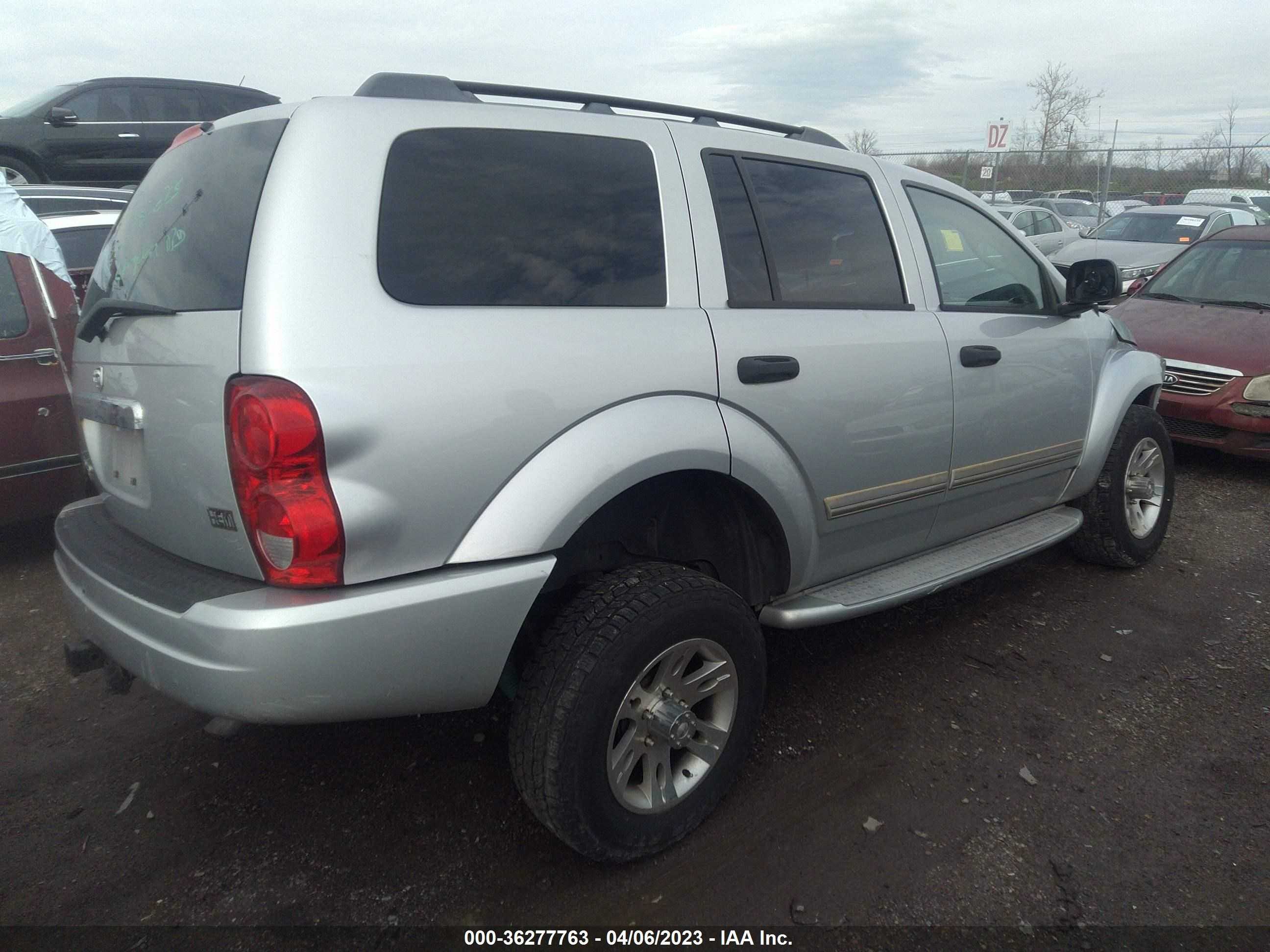 Photo 3 VIN: 1D4HD58DX5F536151 - DODGE DURANGO 