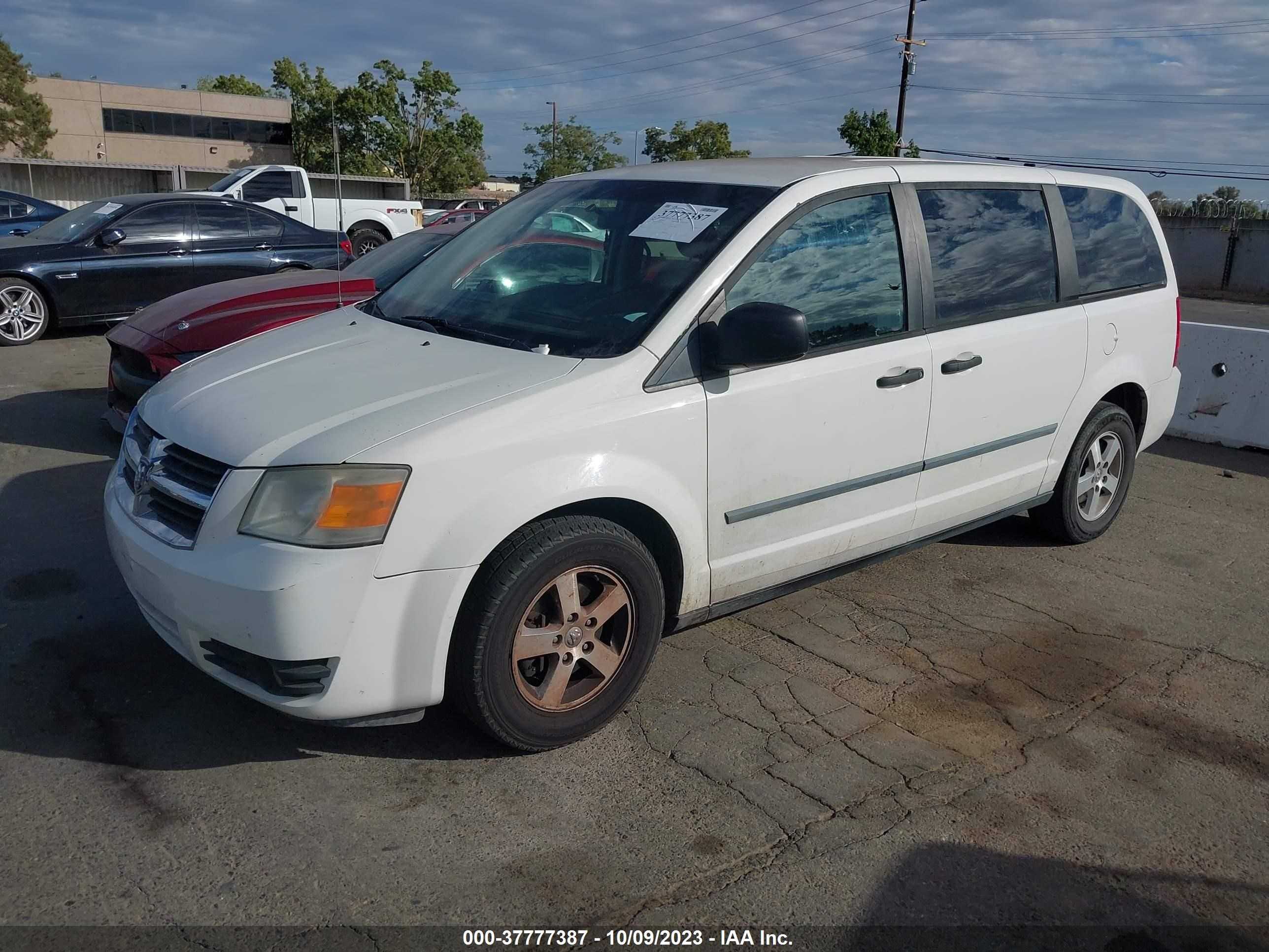 Photo 1 VIN: 1D4HN11HX8B184543 - DODGE CARAVAN 