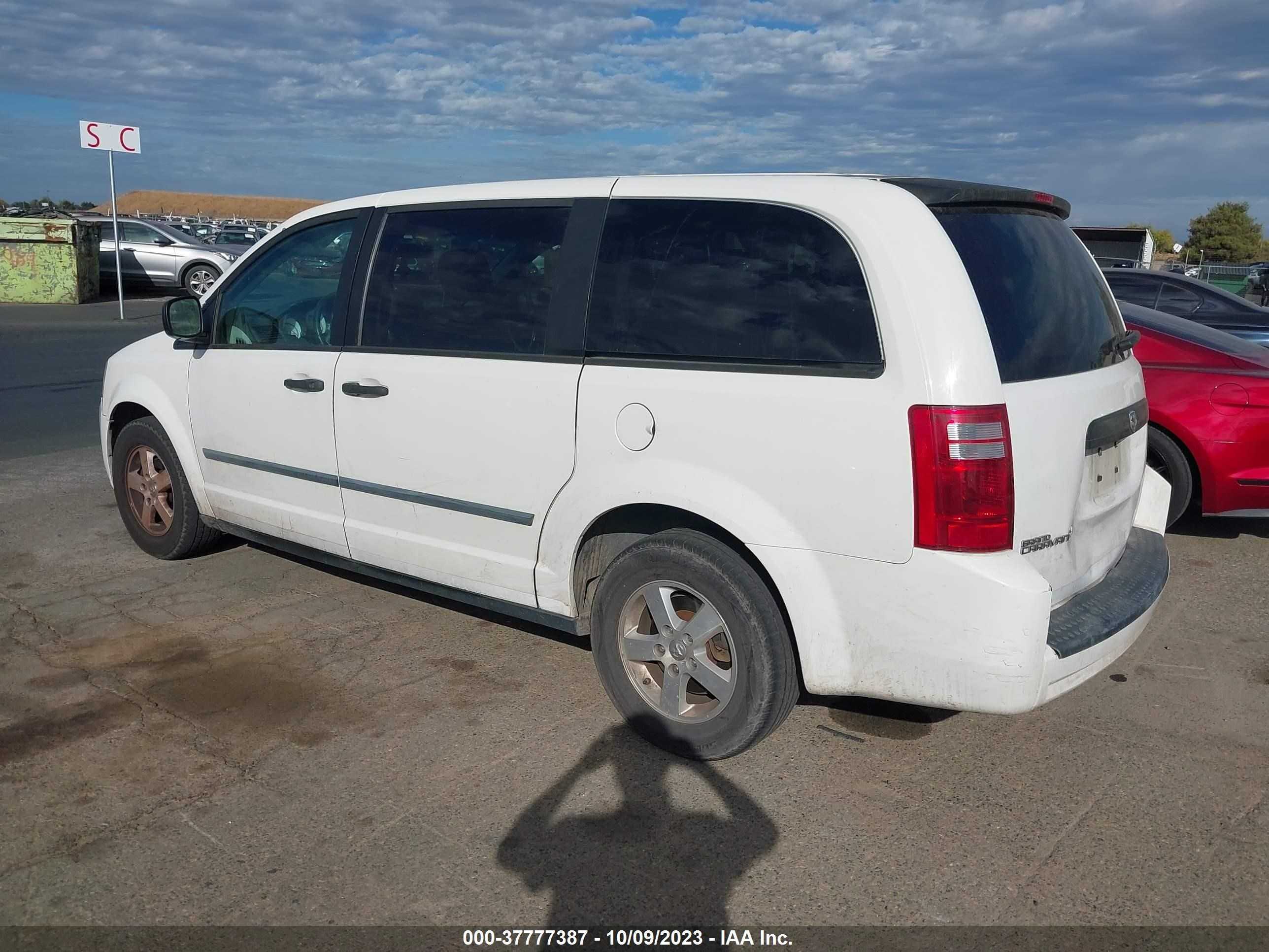 Photo 2 VIN: 1D4HN11HX8B184543 - DODGE CARAVAN 