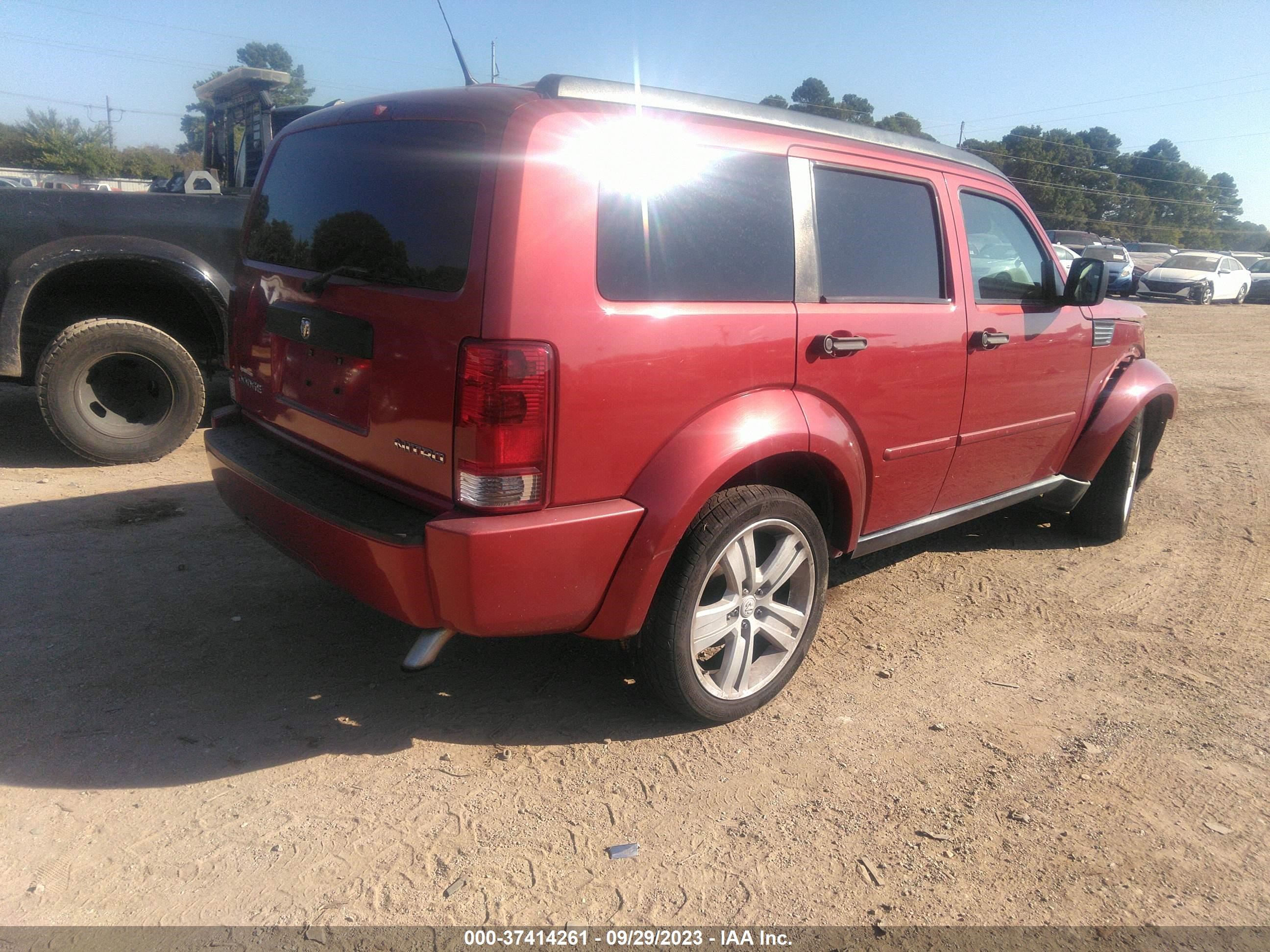 Photo 3 VIN: 1D4PT4GK2BW511510 - DODGE NITRO 