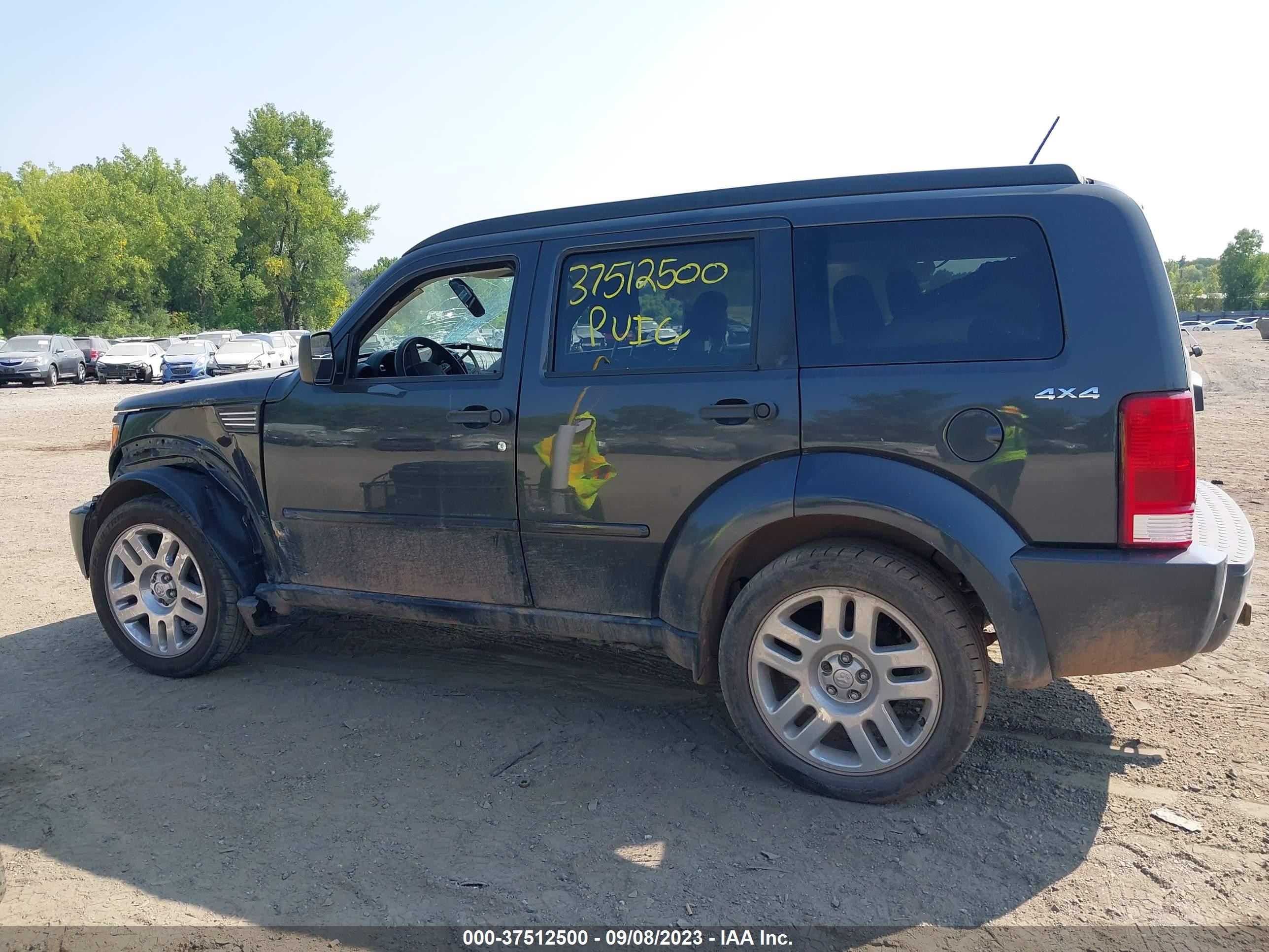 Photo 12 VIN: 1D4PU4GK7AW174988 - DODGE NITRO 