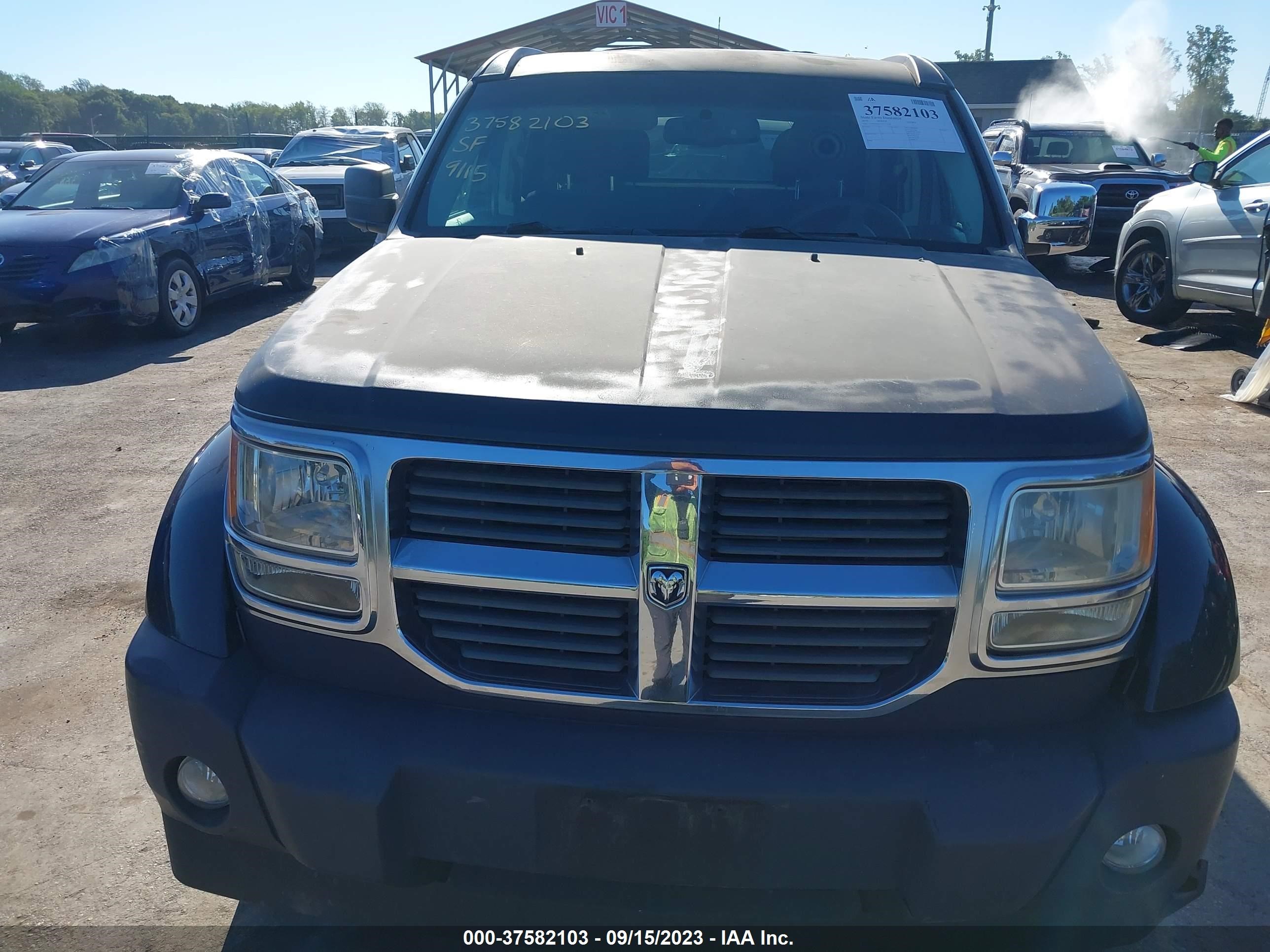 Photo 11 VIN: 1D4PU4GX4BW559860 - DODGE NITRO 