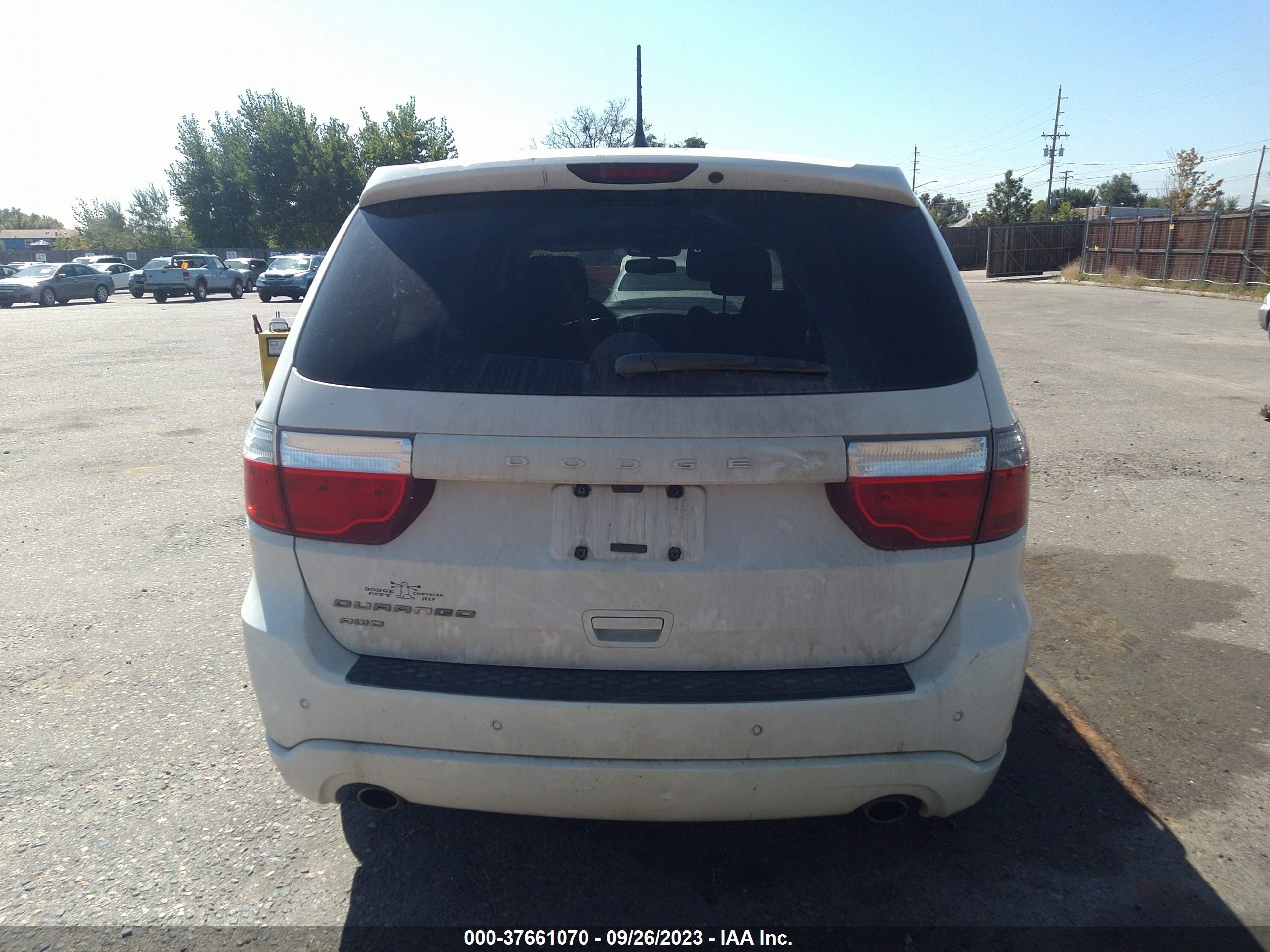 Photo 15 VIN: 1D4RE3GG4BC687436 - DODGE DURANGO 