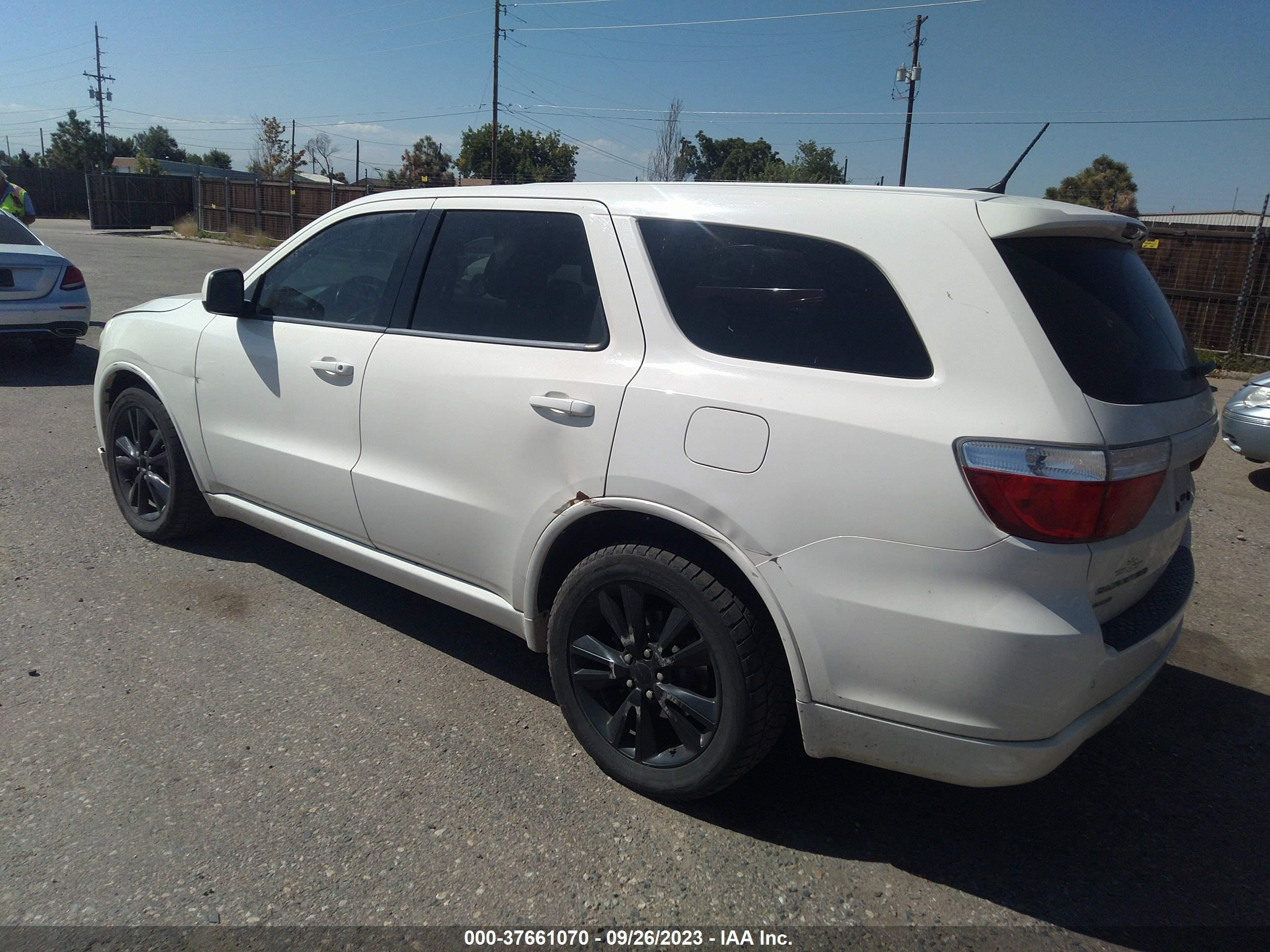 Photo 2 VIN: 1D4RE3GG4BC687436 - DODGE DURANGO 