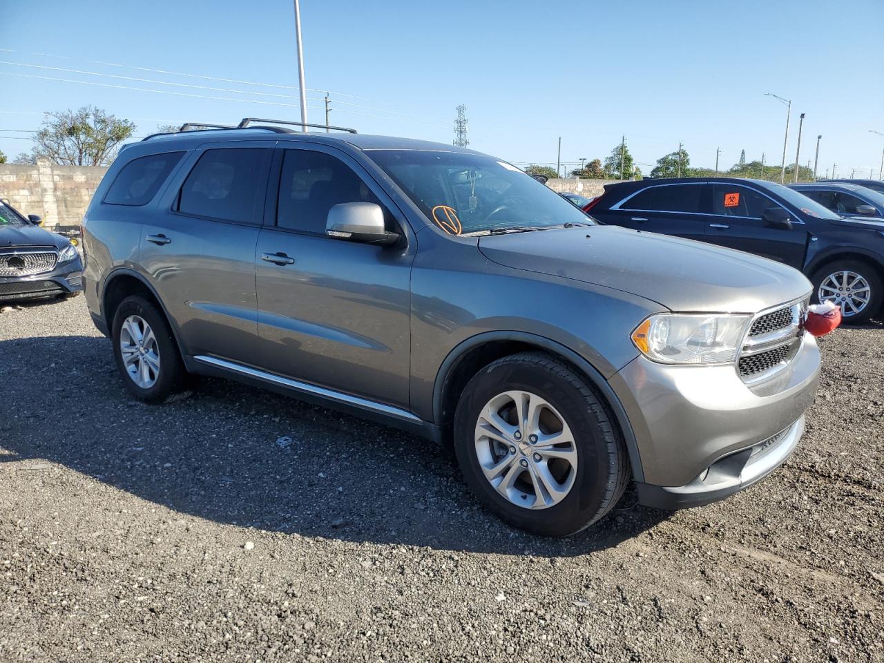 Photo 3 VIN: 1D4SD4GT4BC630208 - DODGE DURANGO 