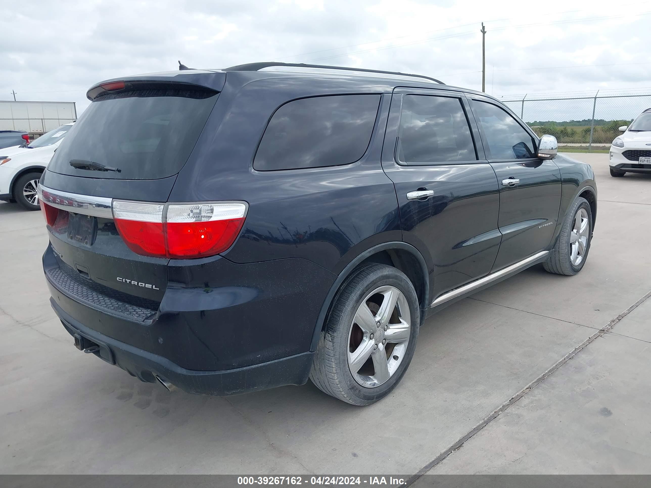 Photo 3 VIN: 1D4SE5GT0BC593838 - DODGE DURANGO 