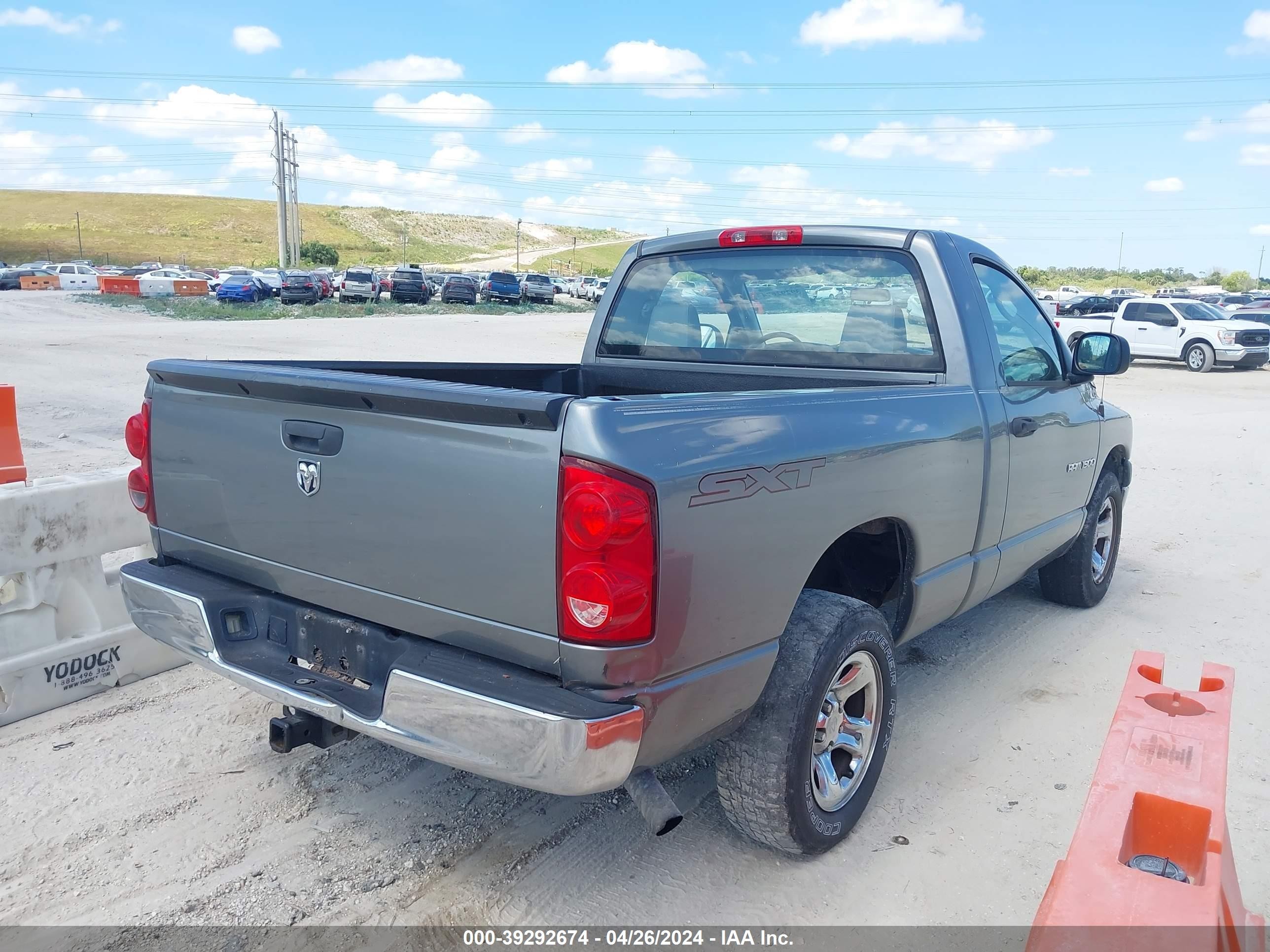 Photo 3 VIN: 1D7HA16K37J521514 - DODGE RAM 