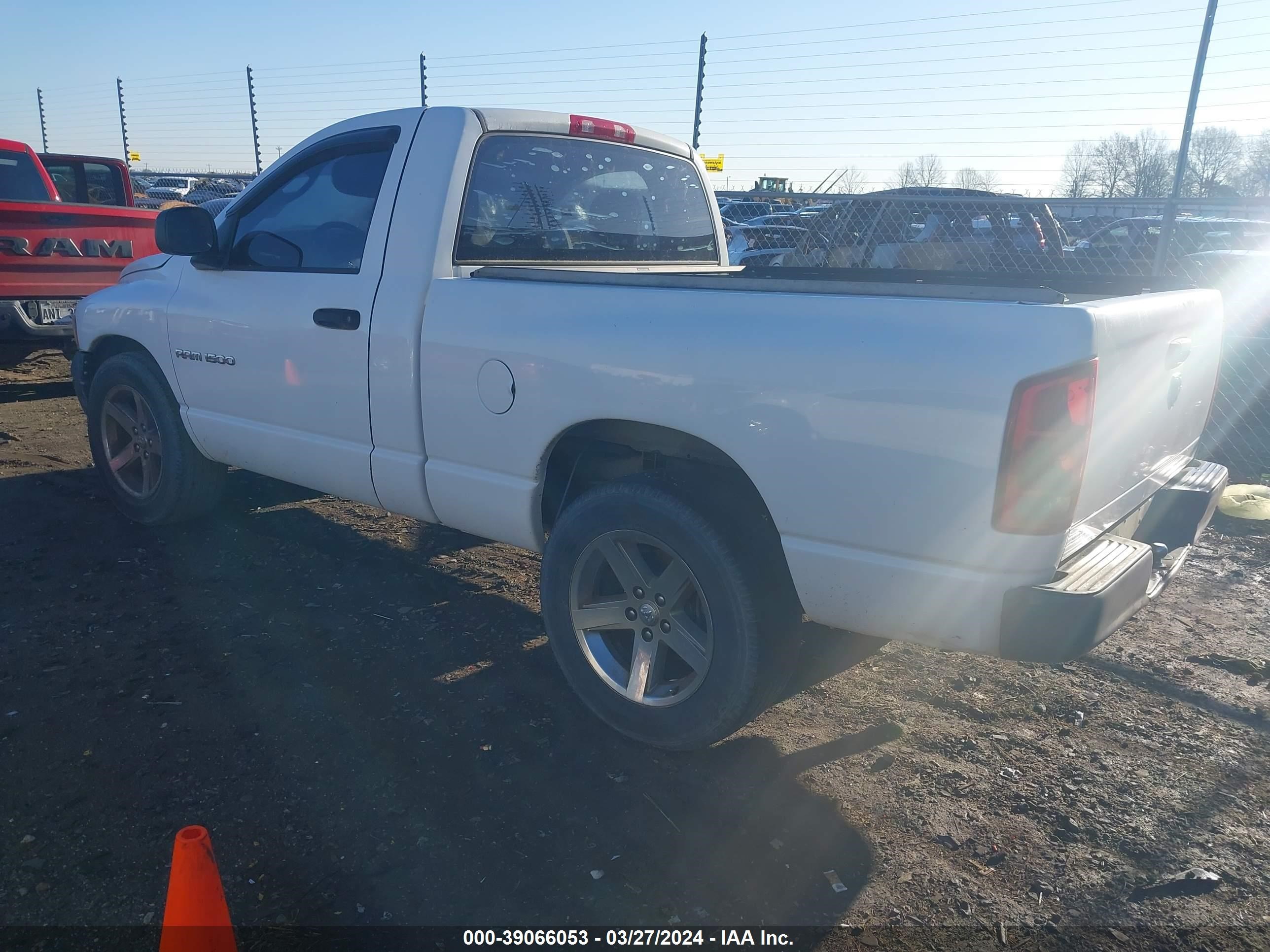 Photo 2 VIN: 1D7HA16K75J526762 - DODGE RAM 