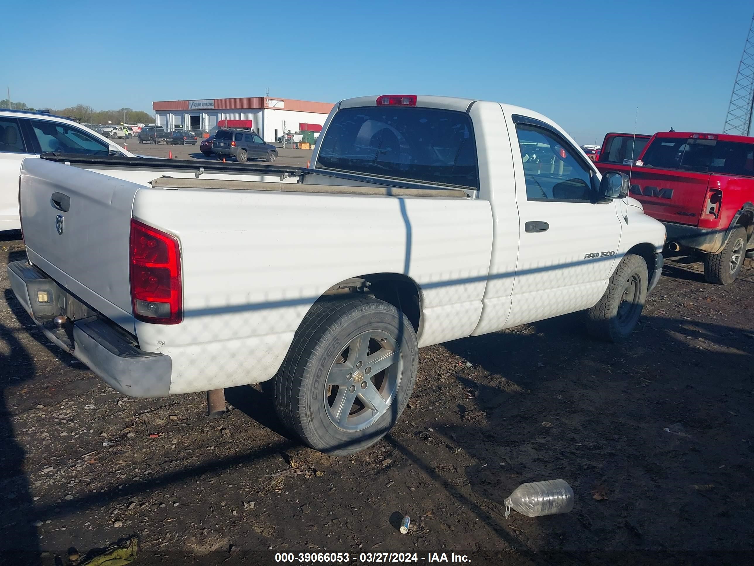 Photo 3 VIN: 1D7HA16K75J526762 - DODGE RAM 