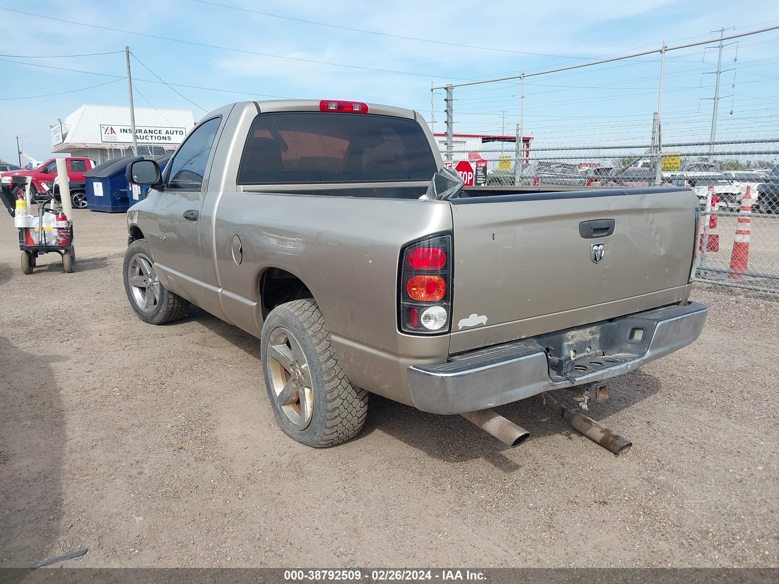 Photo 2 VIN: 1D7HA16K75J602397 - DODGE RAM 