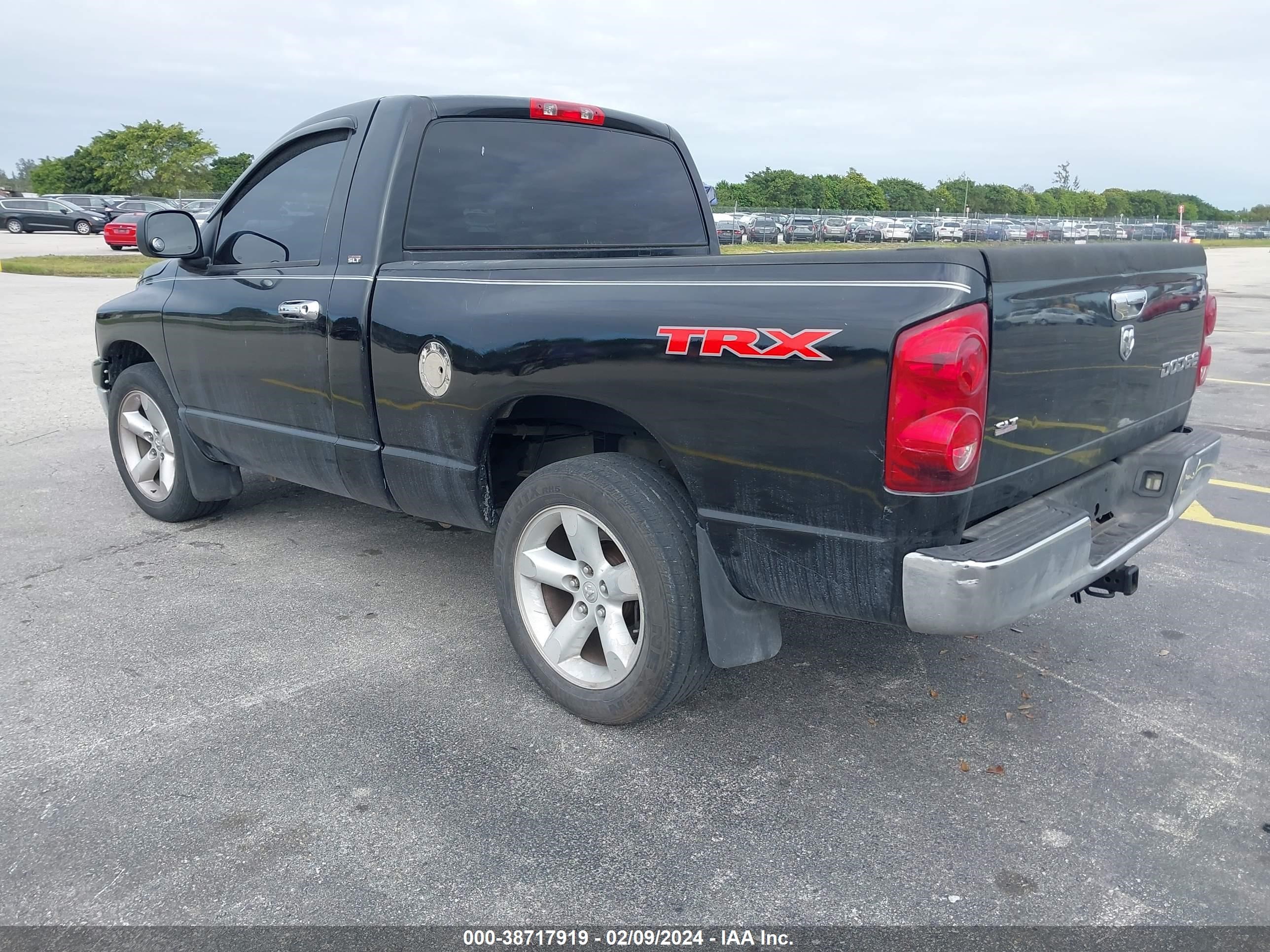 Photo 2 VIN: 1D7HA16K78J235344 - DODGE RAM 