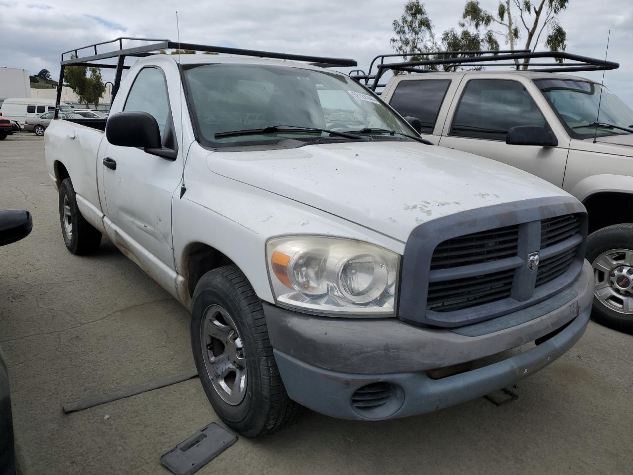 Photo 3 VIN: 1D7HA16K98J239489 - DODGE RAM 