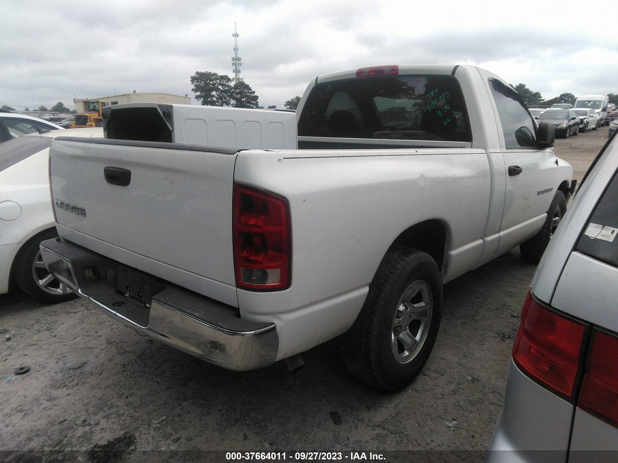 Photo 3 VIN: 1D7HA16N03J644773 - DODGE RAM 