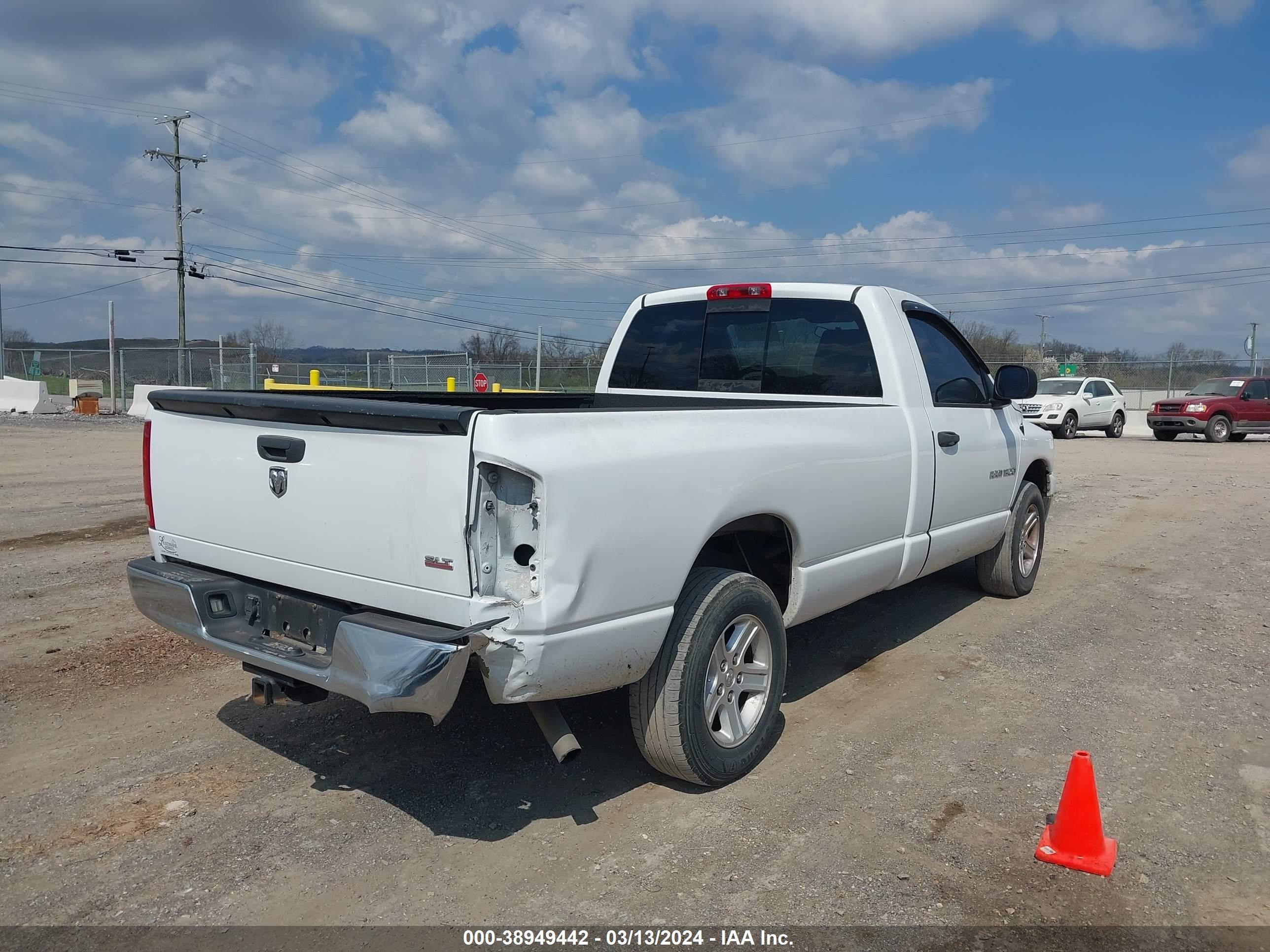 Photo 3 VIN: 1D7HA16N26J239258 - DODGE RAM 