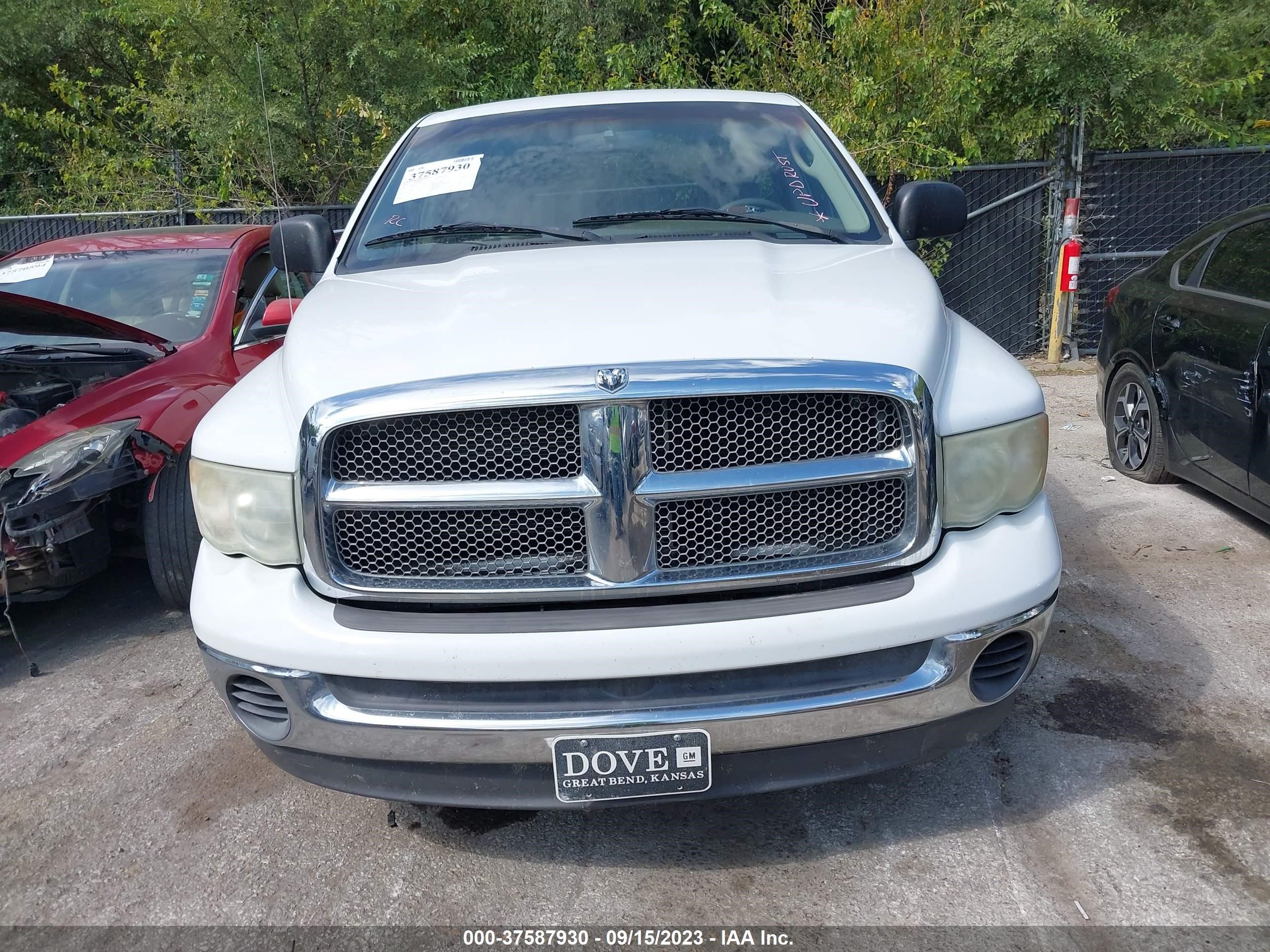 Photo 11 VIN: 1D7HA16N52J128374 - DODGE RAM 