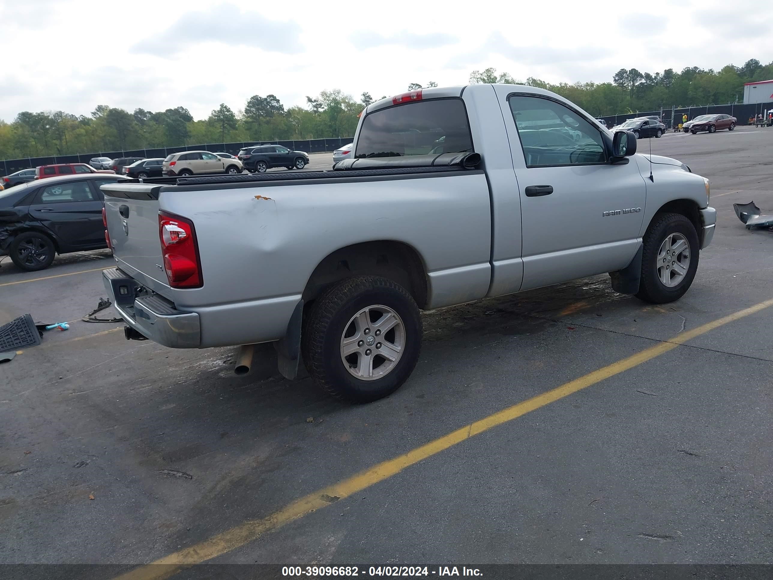 Photo 3 VIN: 1D7HA16P17J573803 - DODGE RAM 