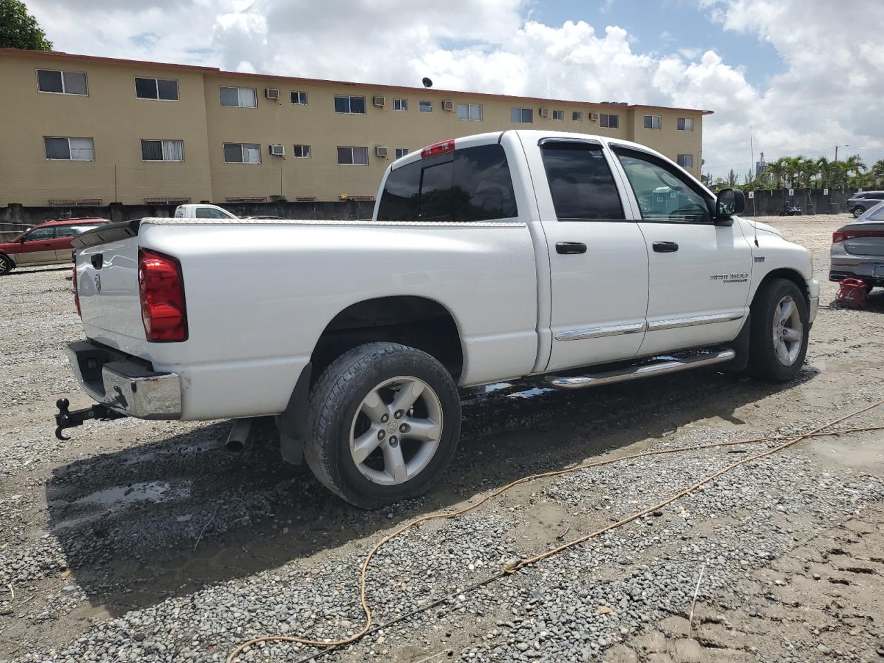 Photo 2 VIN: 1D7HA18207J630364 - DODGE RAM 