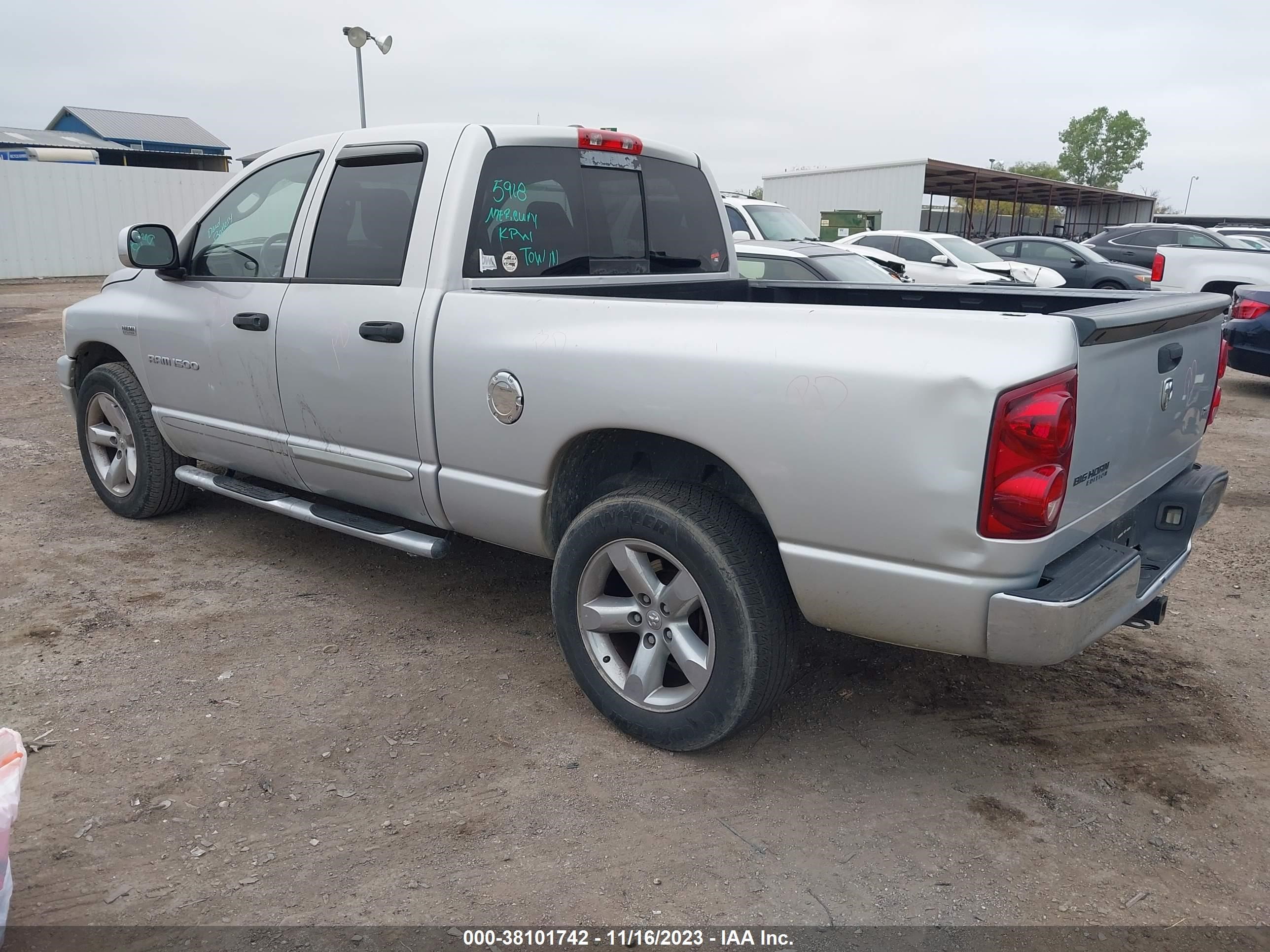 Photo 2 VIN: 1D7HA18217S132121 - DODGE RAM 