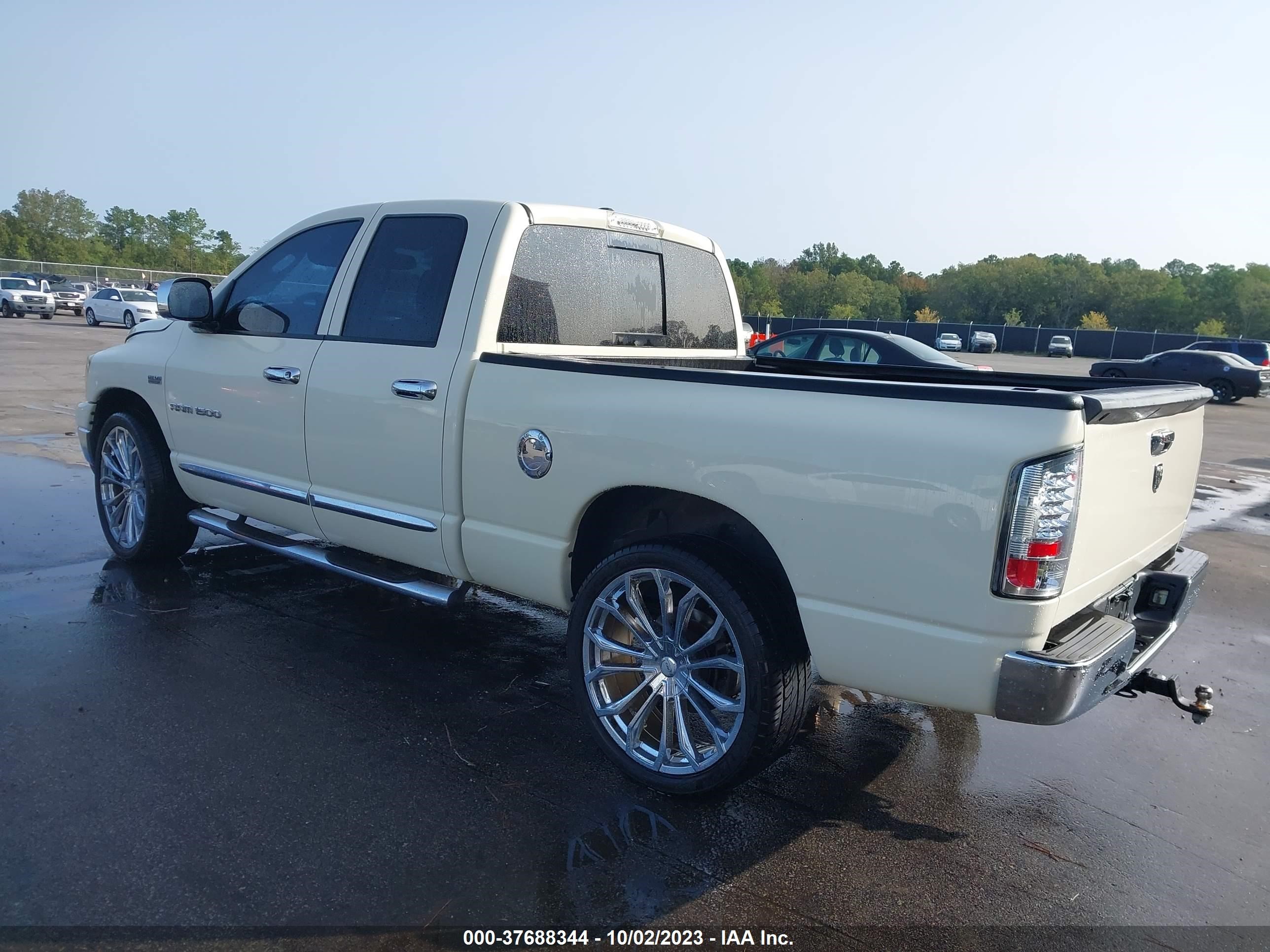 Photo 2 VIN: 1D7HA18227J604915 - DODGE RAM 