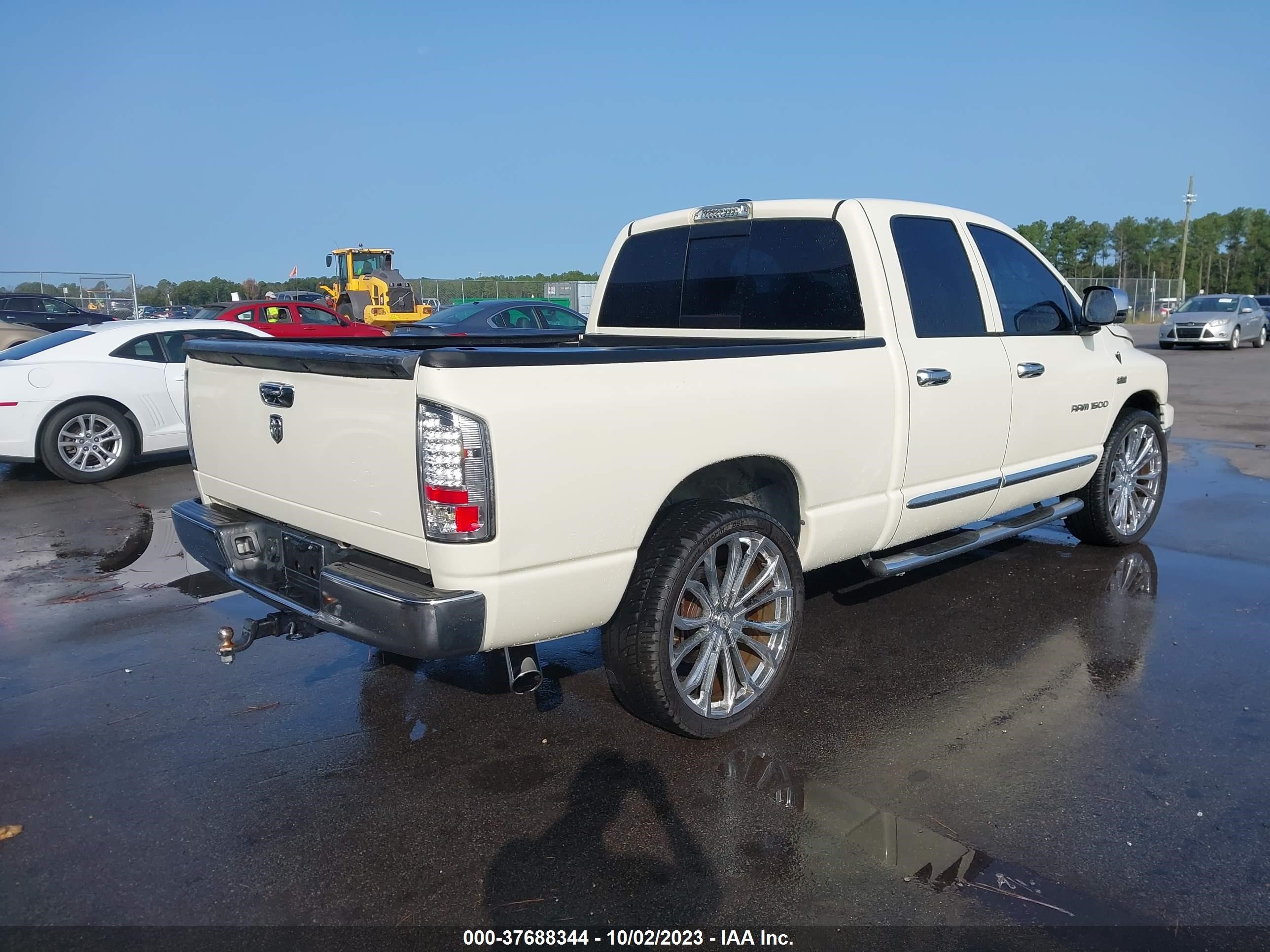 Photo 3 VIN: 1D7HA18227J604915 - DODGE RAM 