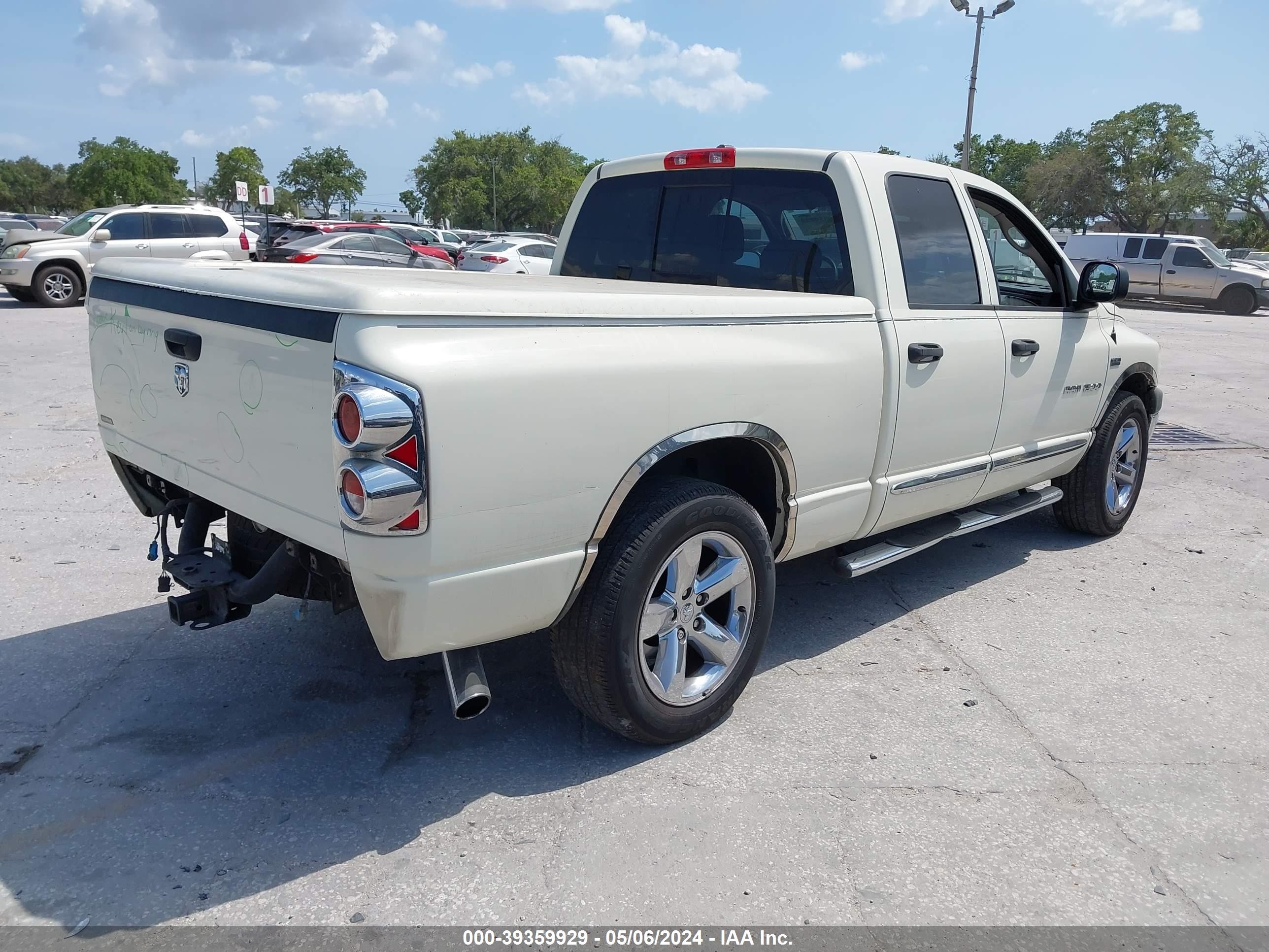 Photo 3 VIN: 1D7HA18227J607863 - DODGE RAM 