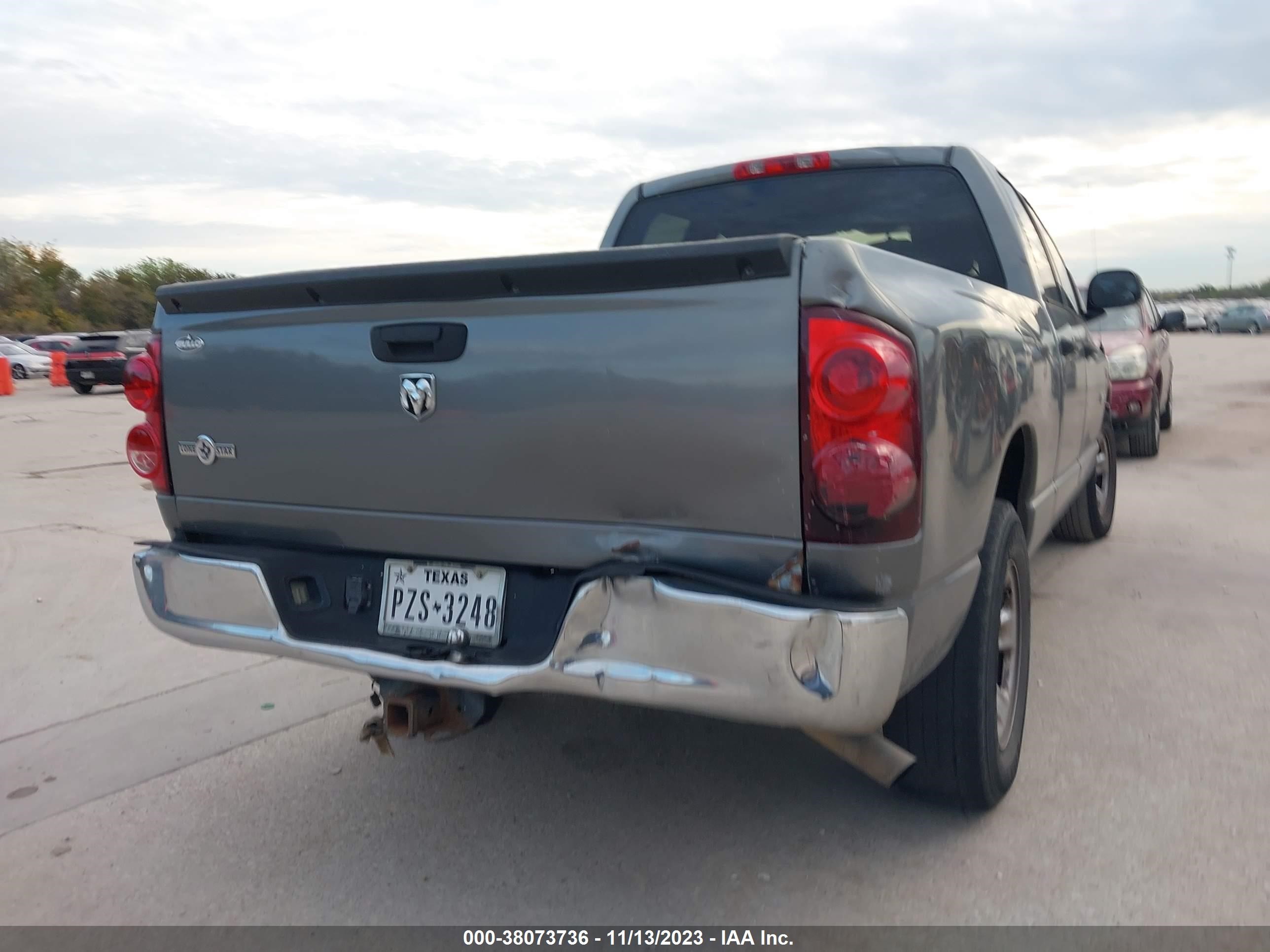 Photo 3 VIN: 1D7HA18228S601671 - DODGE RAM 