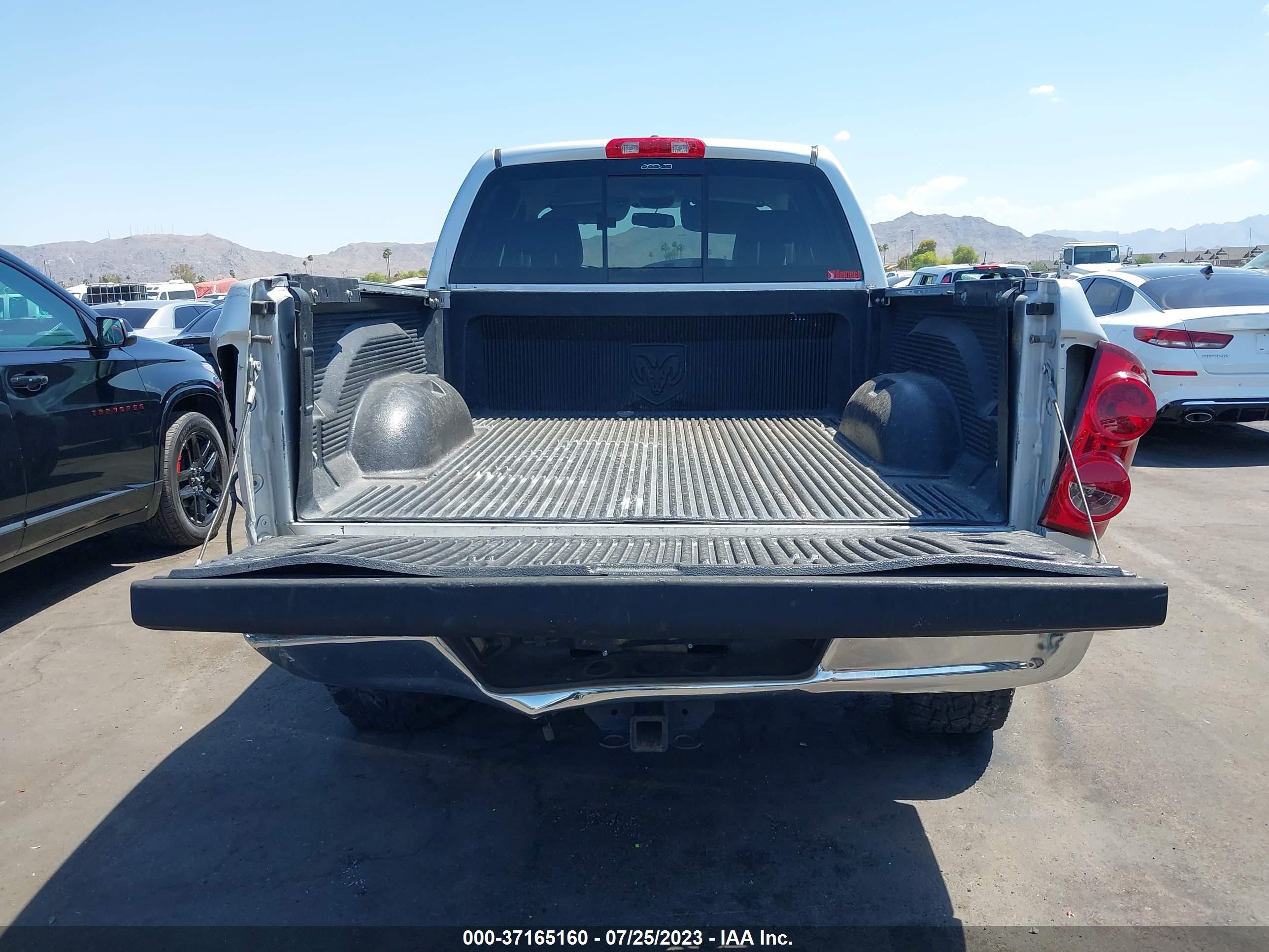 Photo 14 VIN: 1D7HA18237S219101 - DODGE RAM 