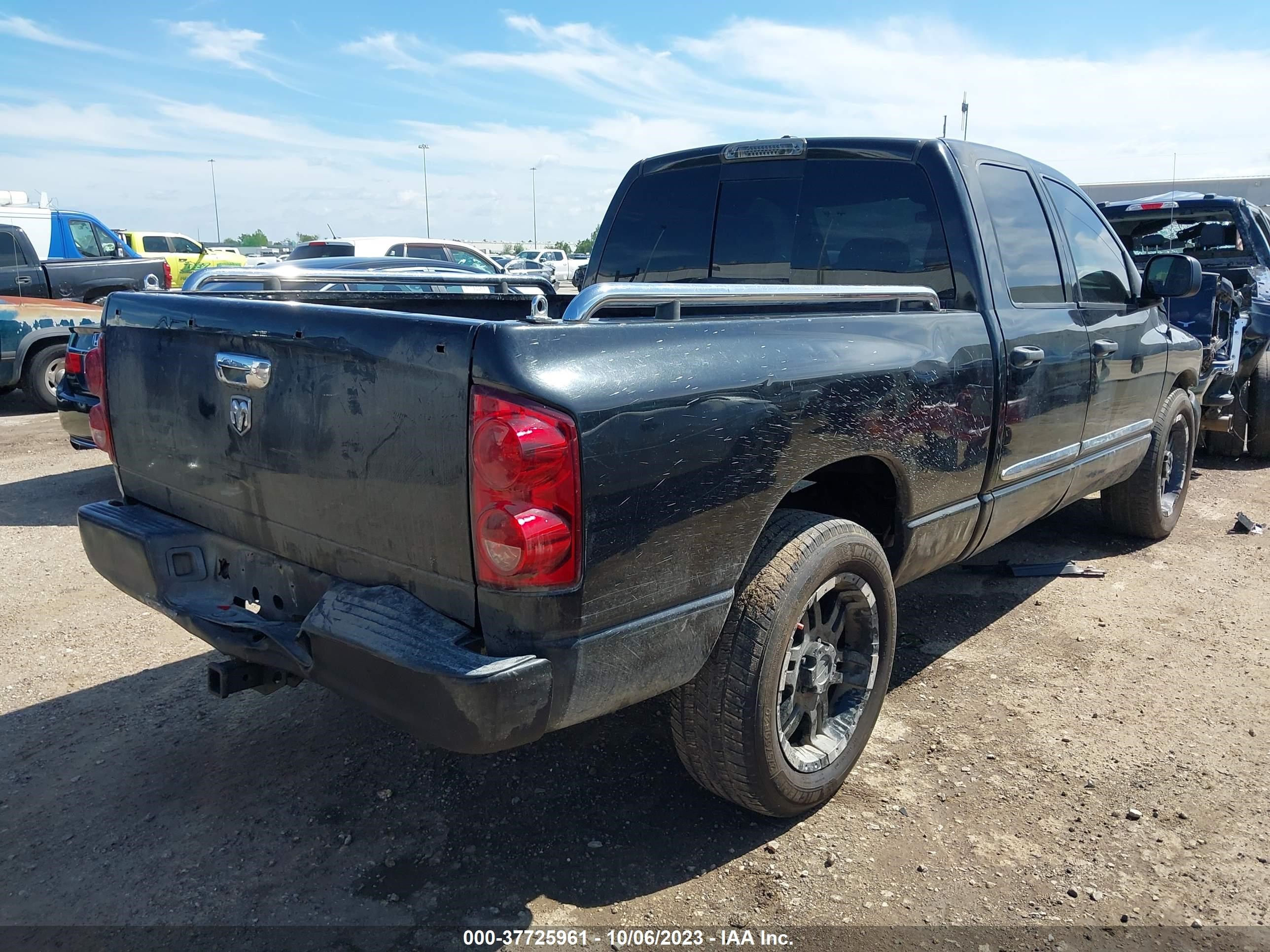 Photo 4 VIN: 1D7HA18238S599722 - DODGE RAM 