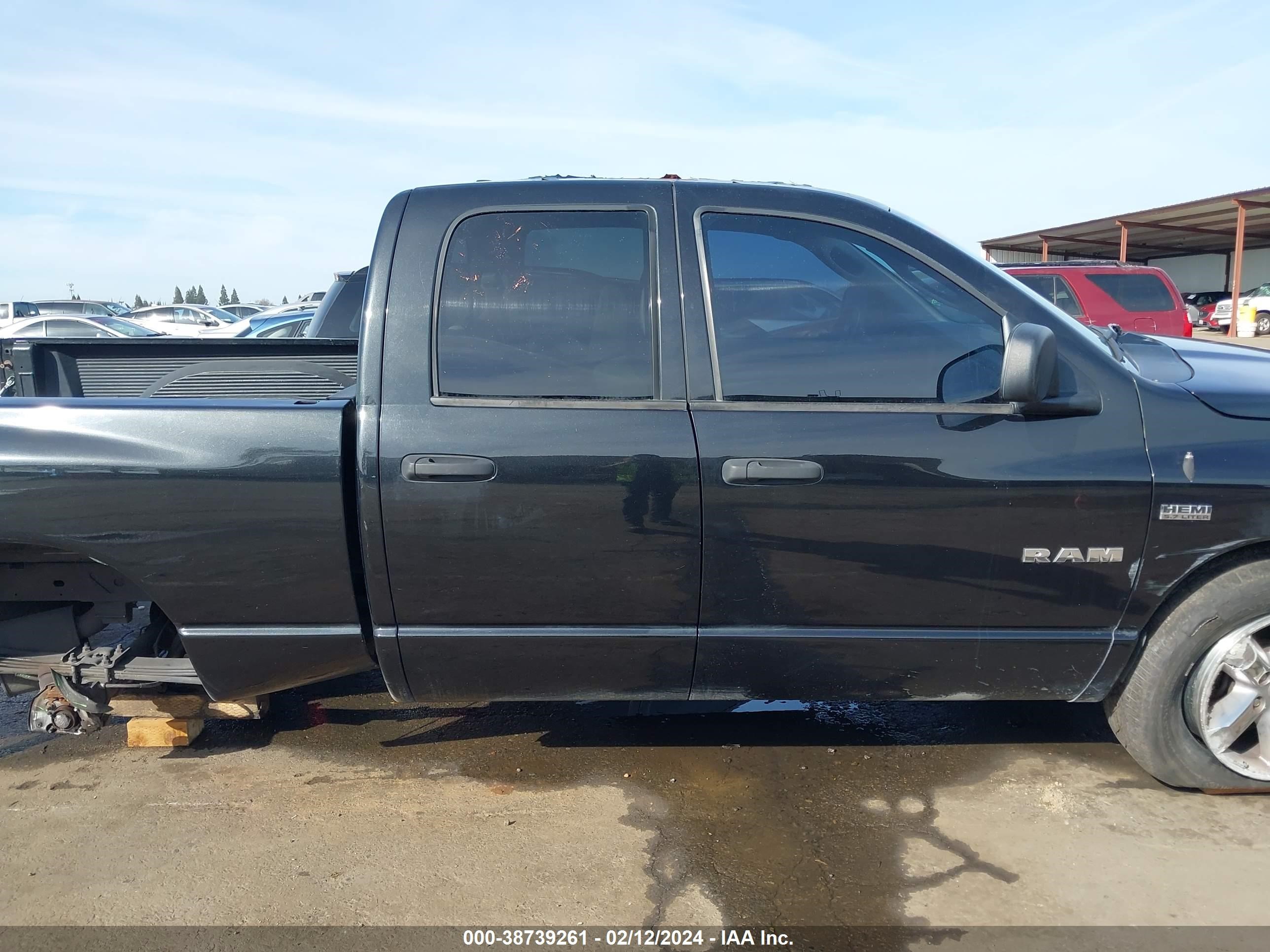 Photo 13 VIN: 1D7HA18238S599834 - DODGE RAM 