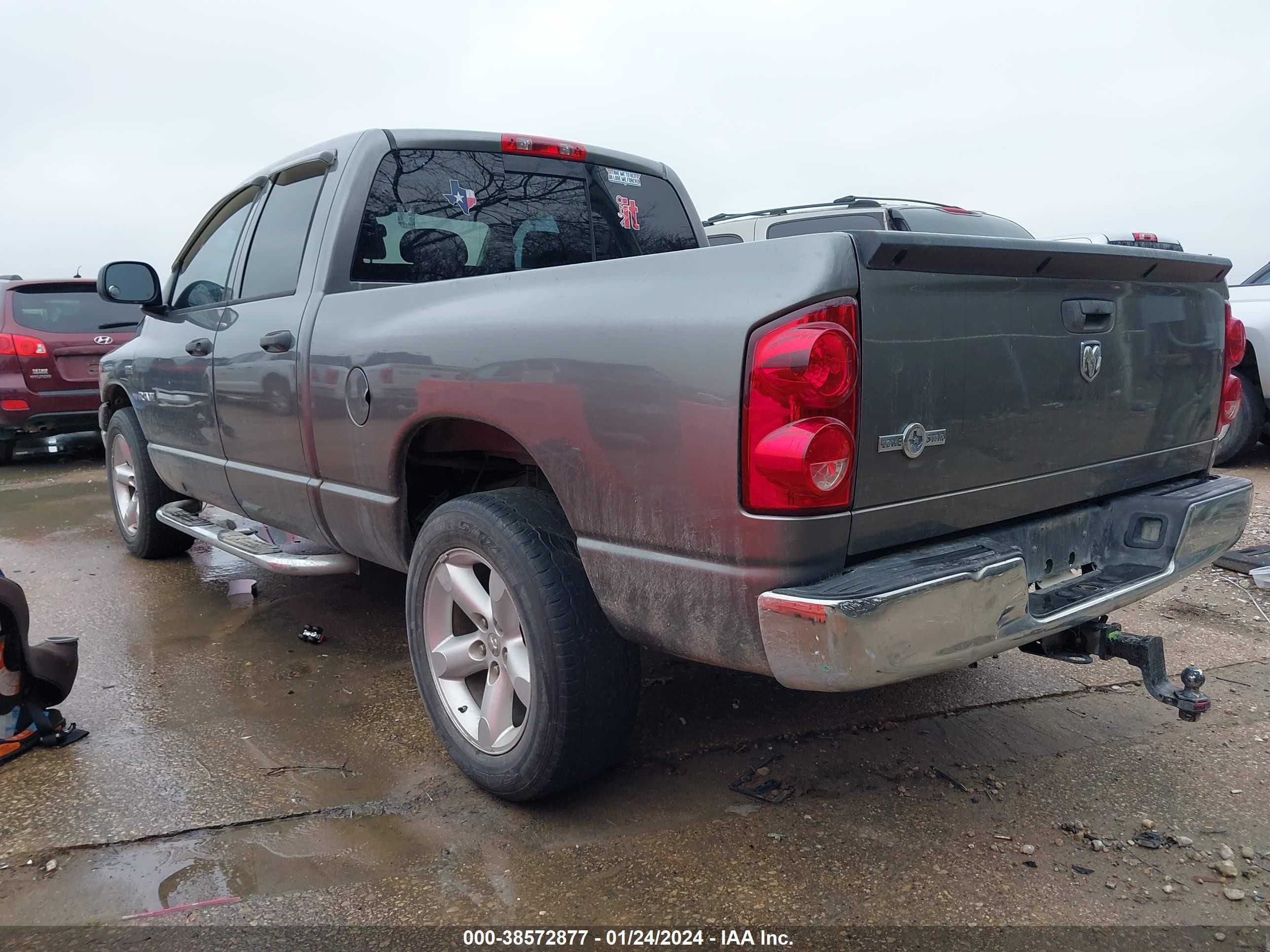 Photo 2 VIN: 1D7HA18238S601744 - DODGE RAM 