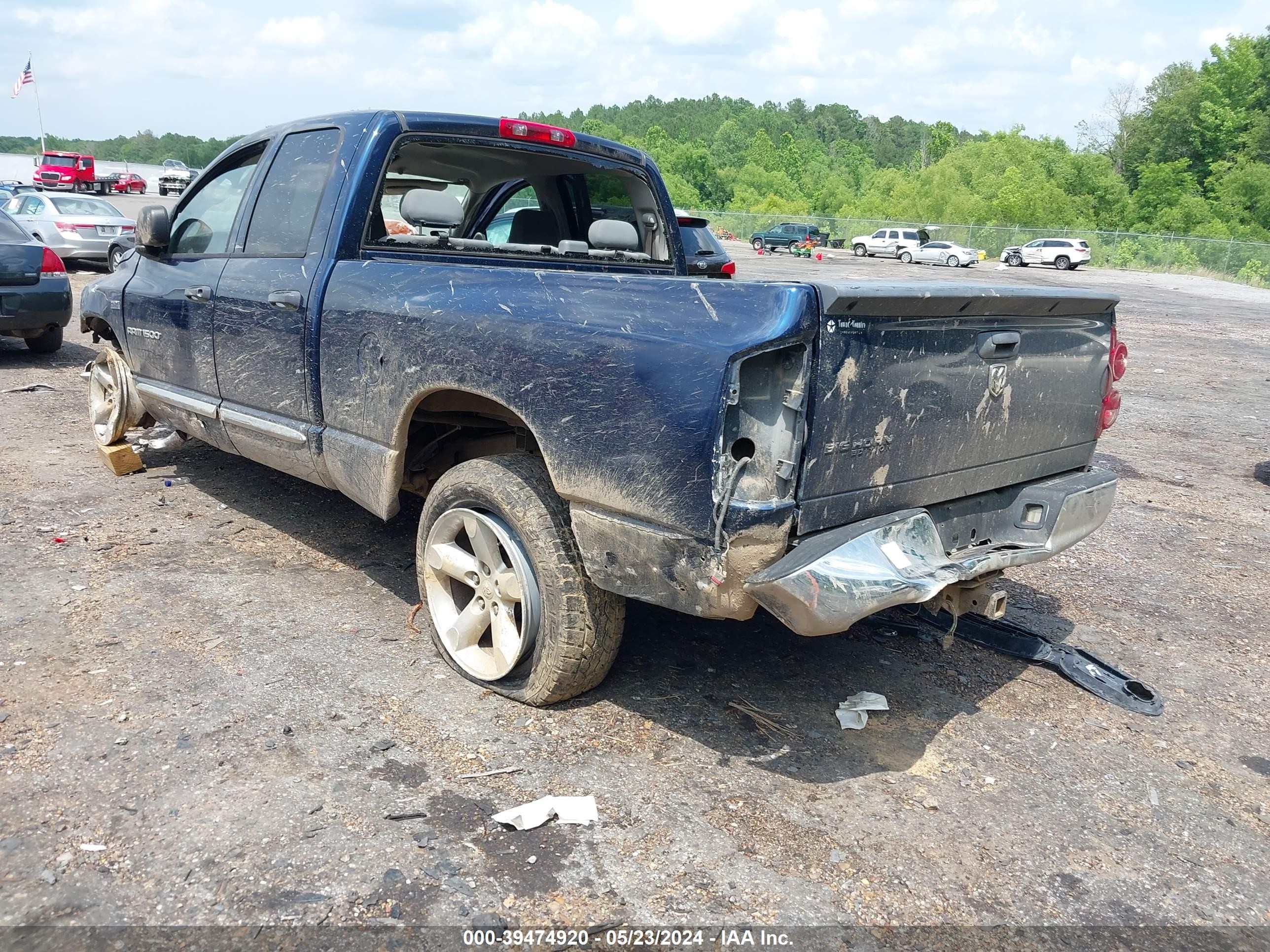 Photo 2 VIN: 1D7HA18247J618668 - DODGE RAM 