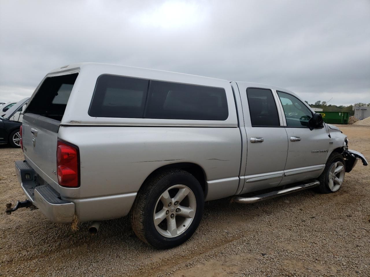 Photo 2 VIN: 1D7HA18257J550137 - DODGE RAM 