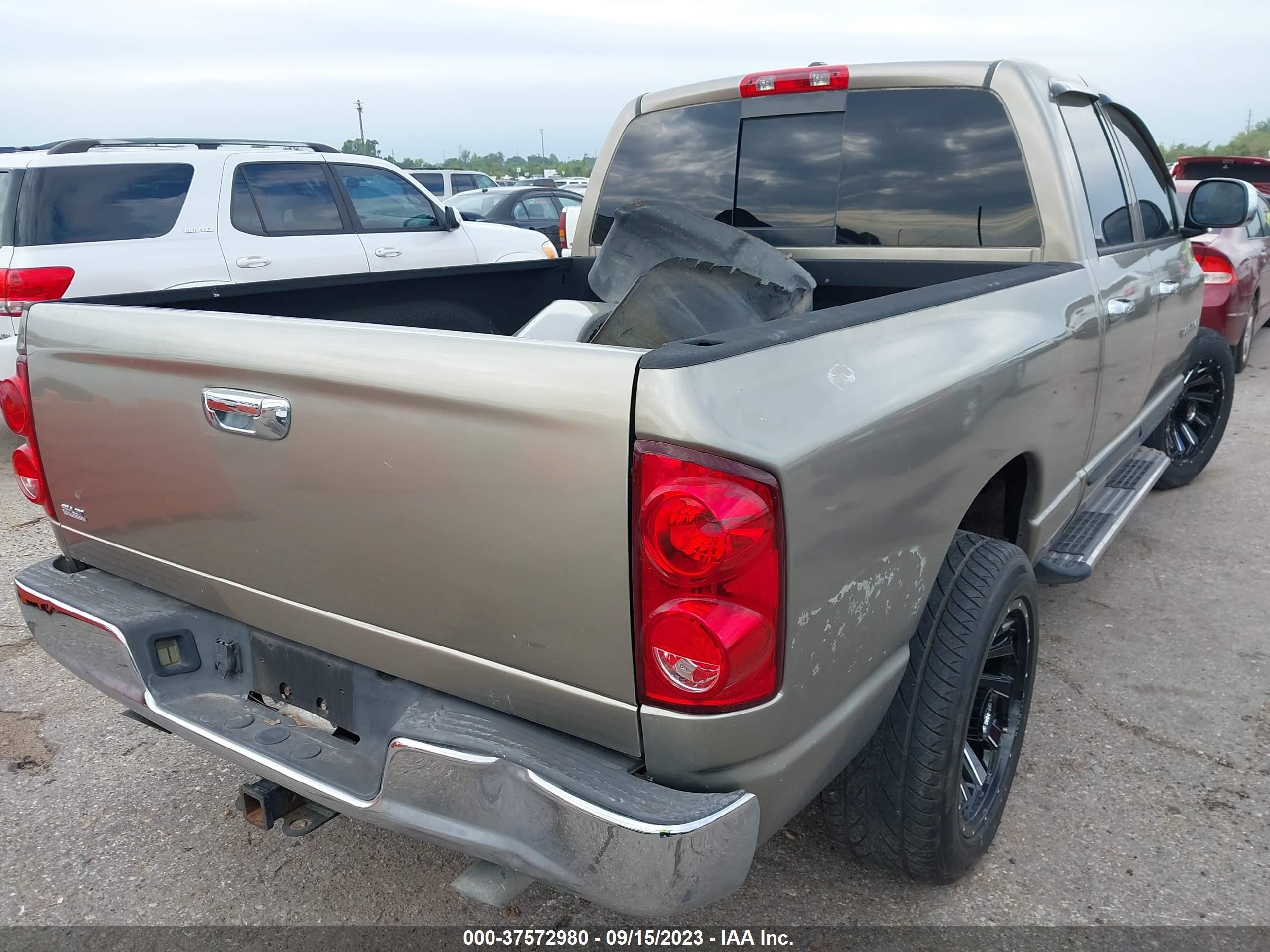 Photo 3 VIN: 1D7HA18257S122191 - DODGE RAM 